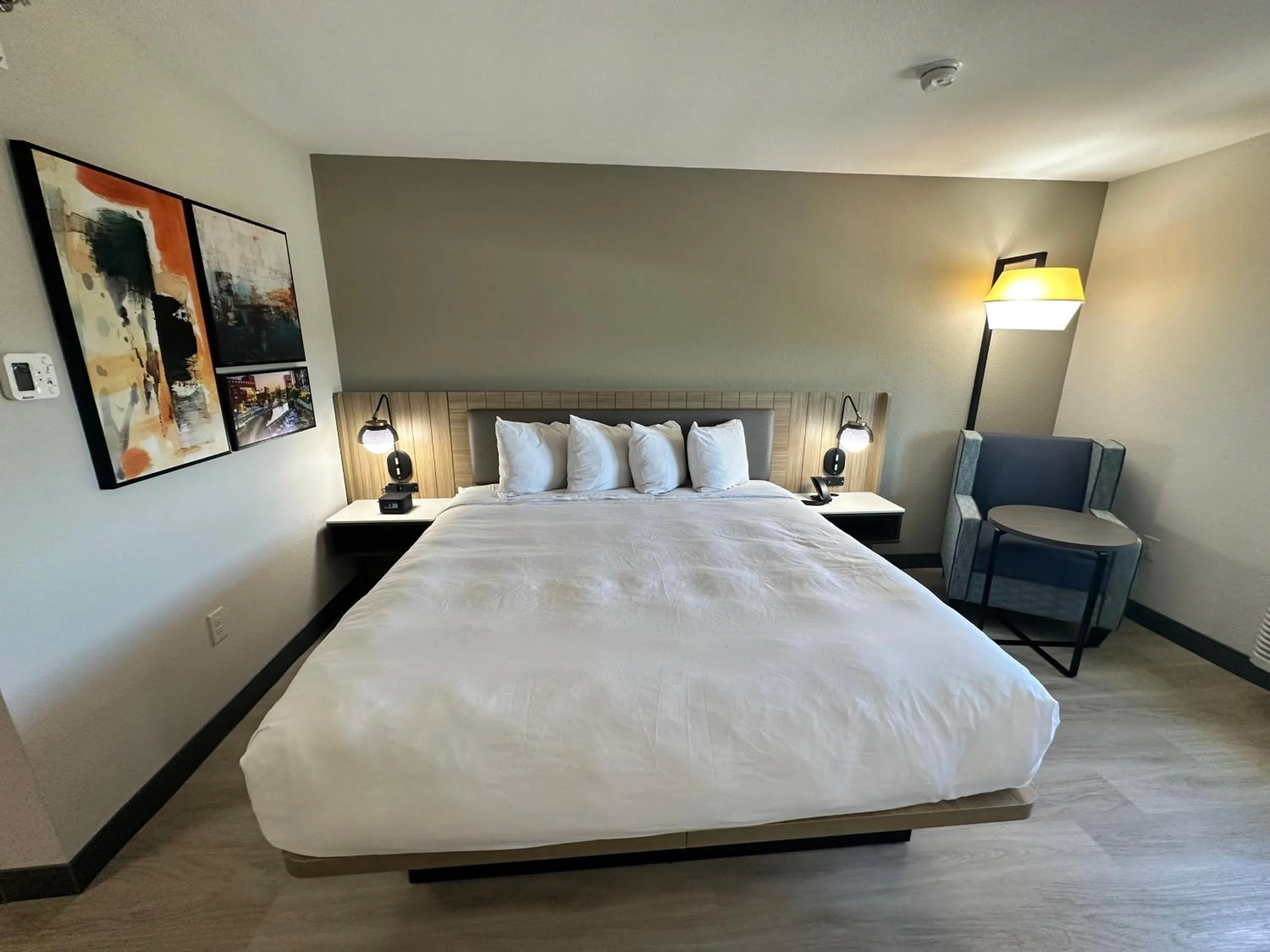 Bed in Midtown Suites - Greenville