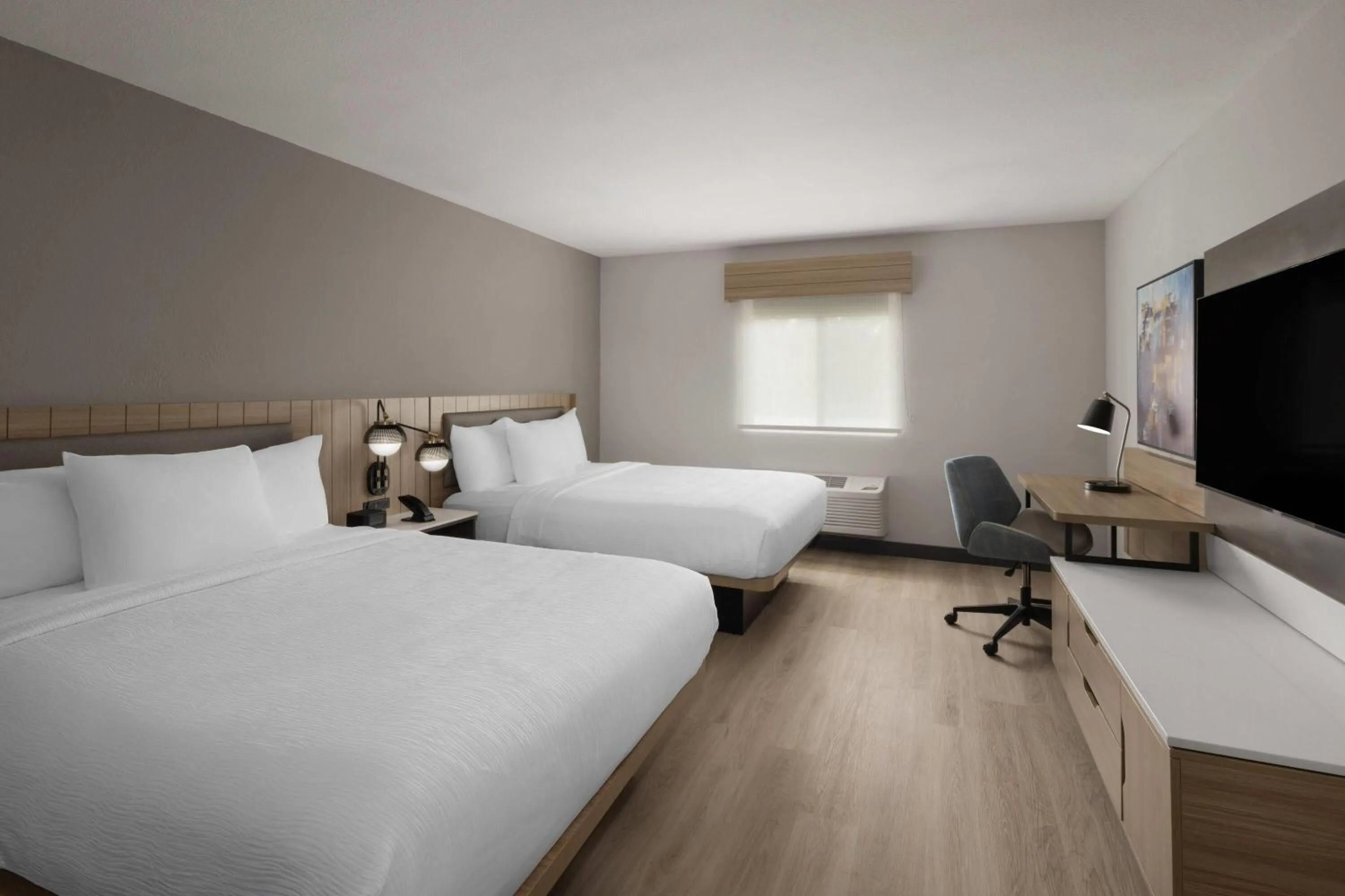 Photo of the whole room, Bed in La Quinta Inn & Suites by Wyndham Greenville Woodruff Rd