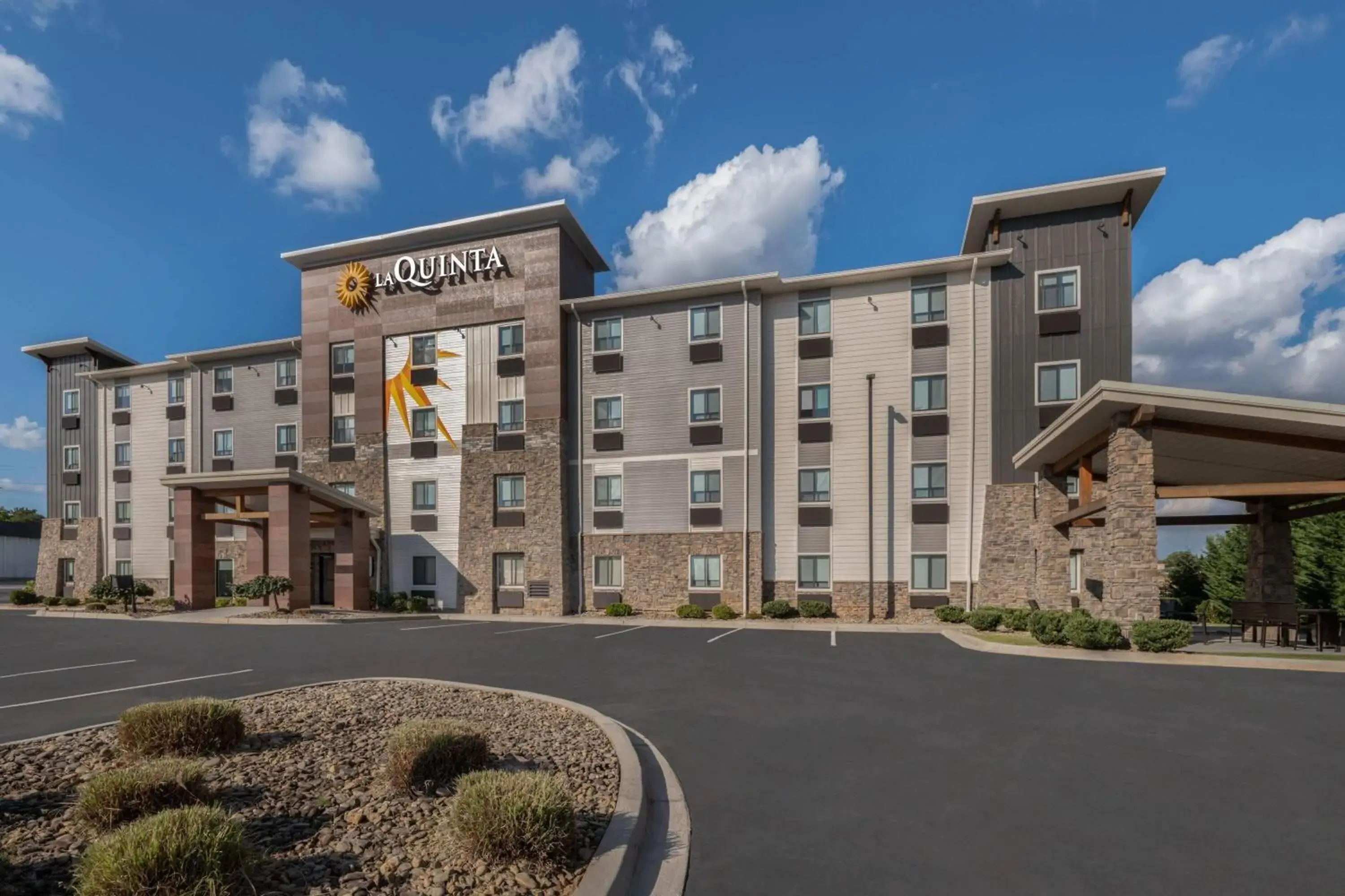 La Quinta Inn & Suites by Wyndham Greenville Woodruff Rd La Quinta Inn & Suites by Wyndham Greenville Woodruff Rd