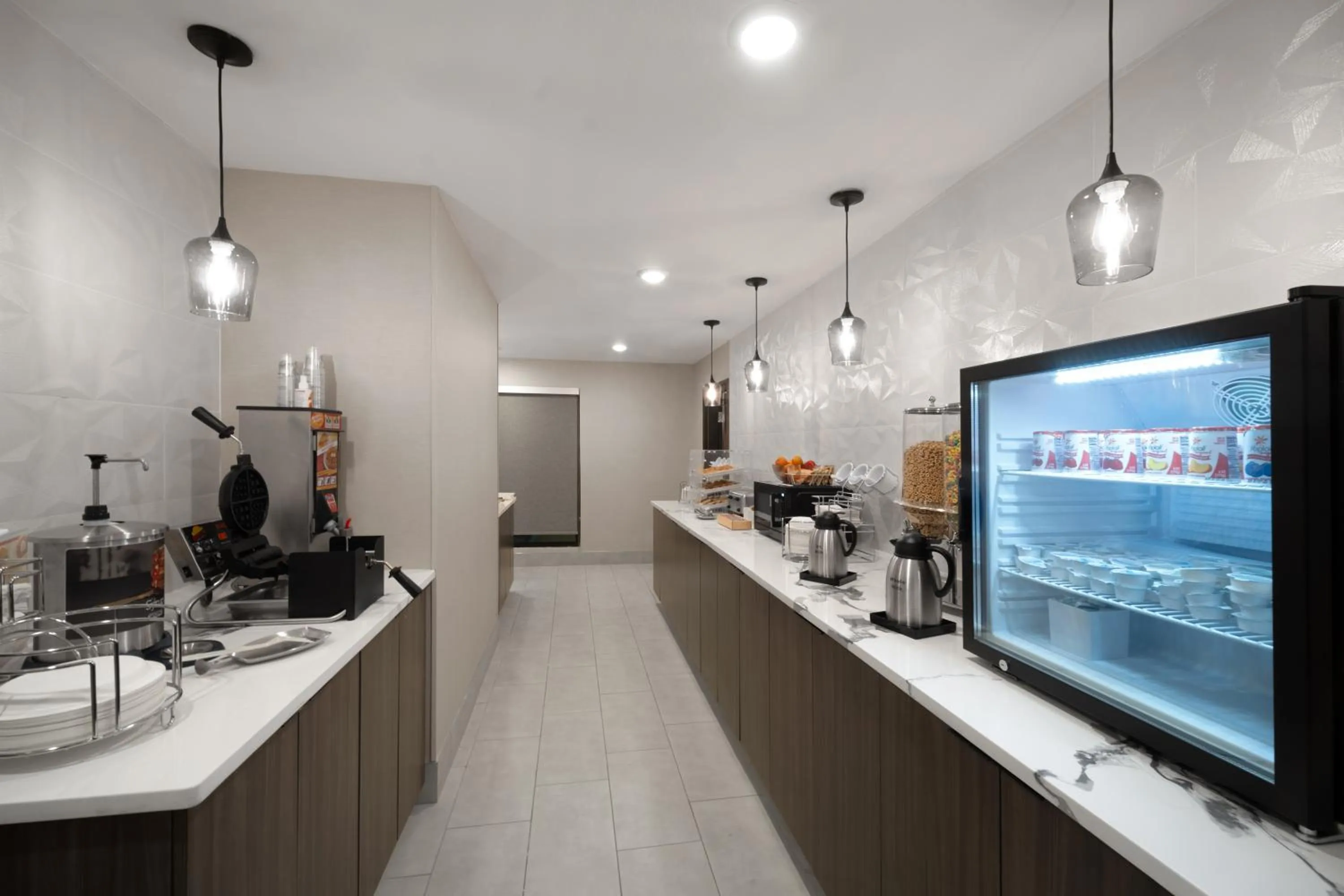 Breakfast in La Quinta Inn & Suites by Wyndham Greenville Woodruff Rd