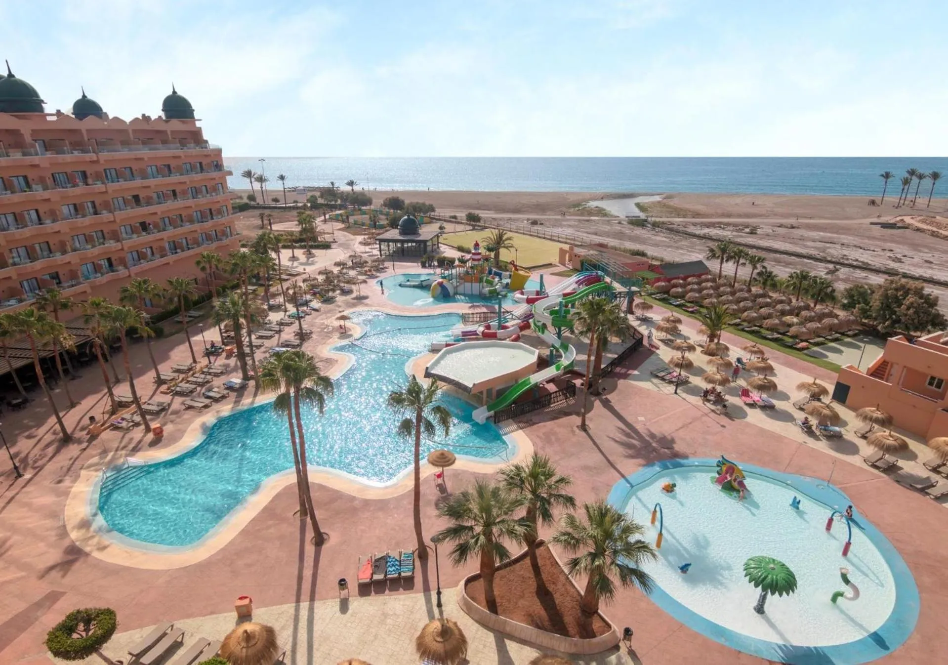 Property building in ALEGRIA Colonial Mar Aquafun