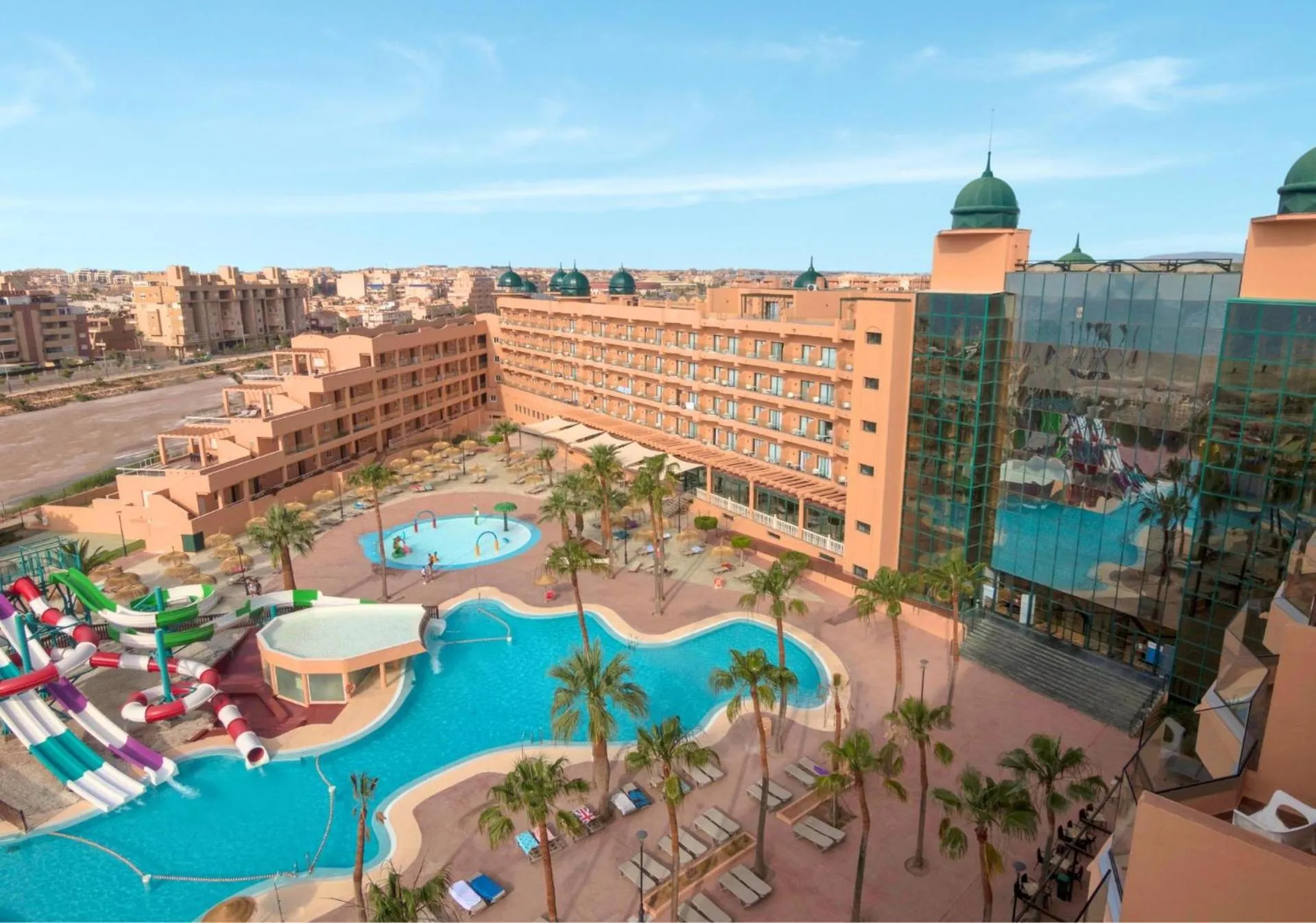 Property building in ALEGRIA Colonial Mar Aquafun