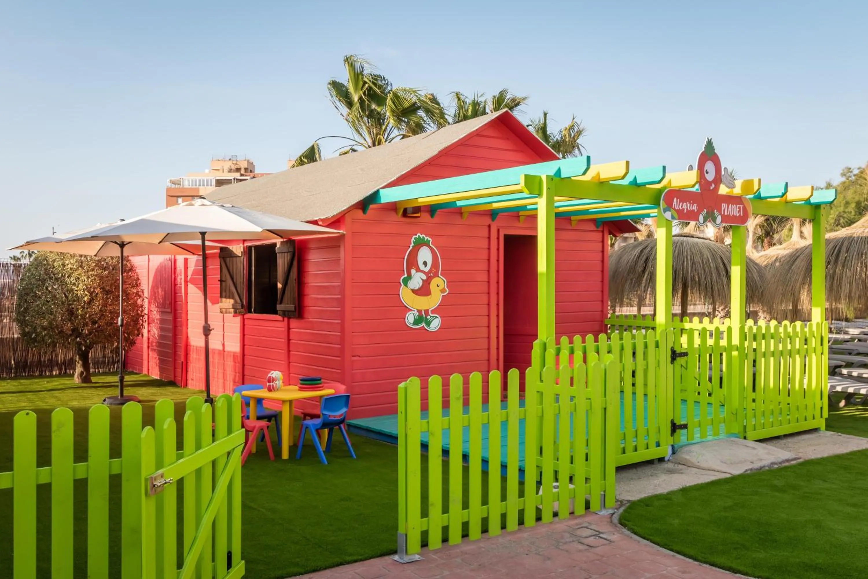 children in ALEGRIA Colonial Mar Aquafun