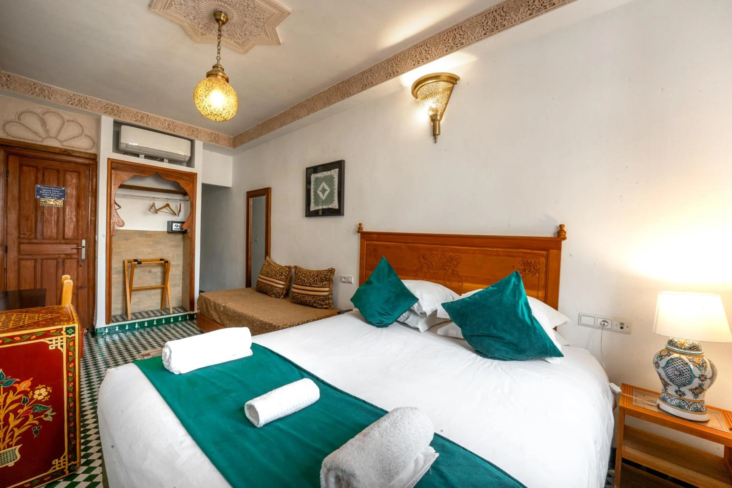 Photo of the whole room, Bed in Dar D'or Fes