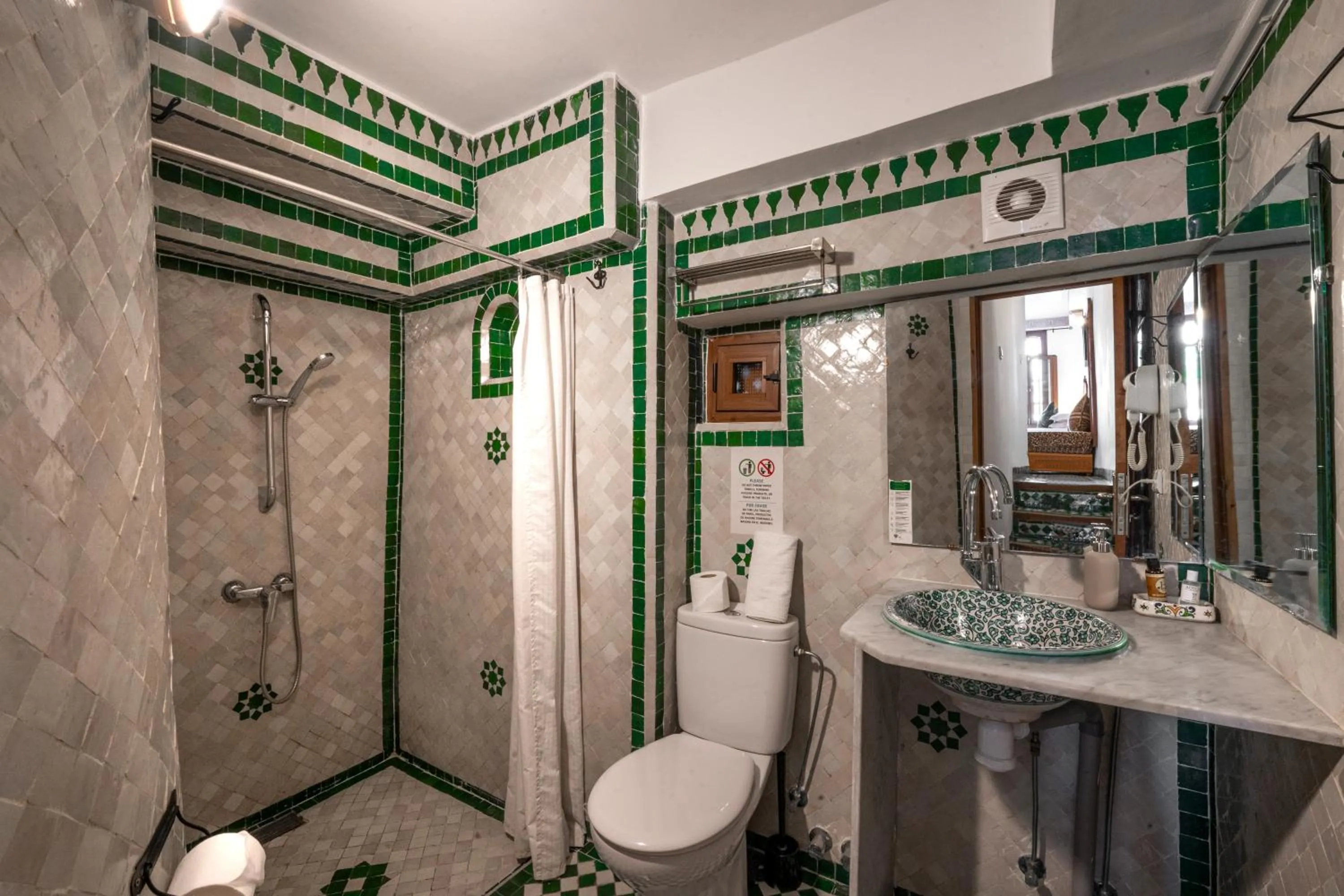 Shower in Dar D'or Fes