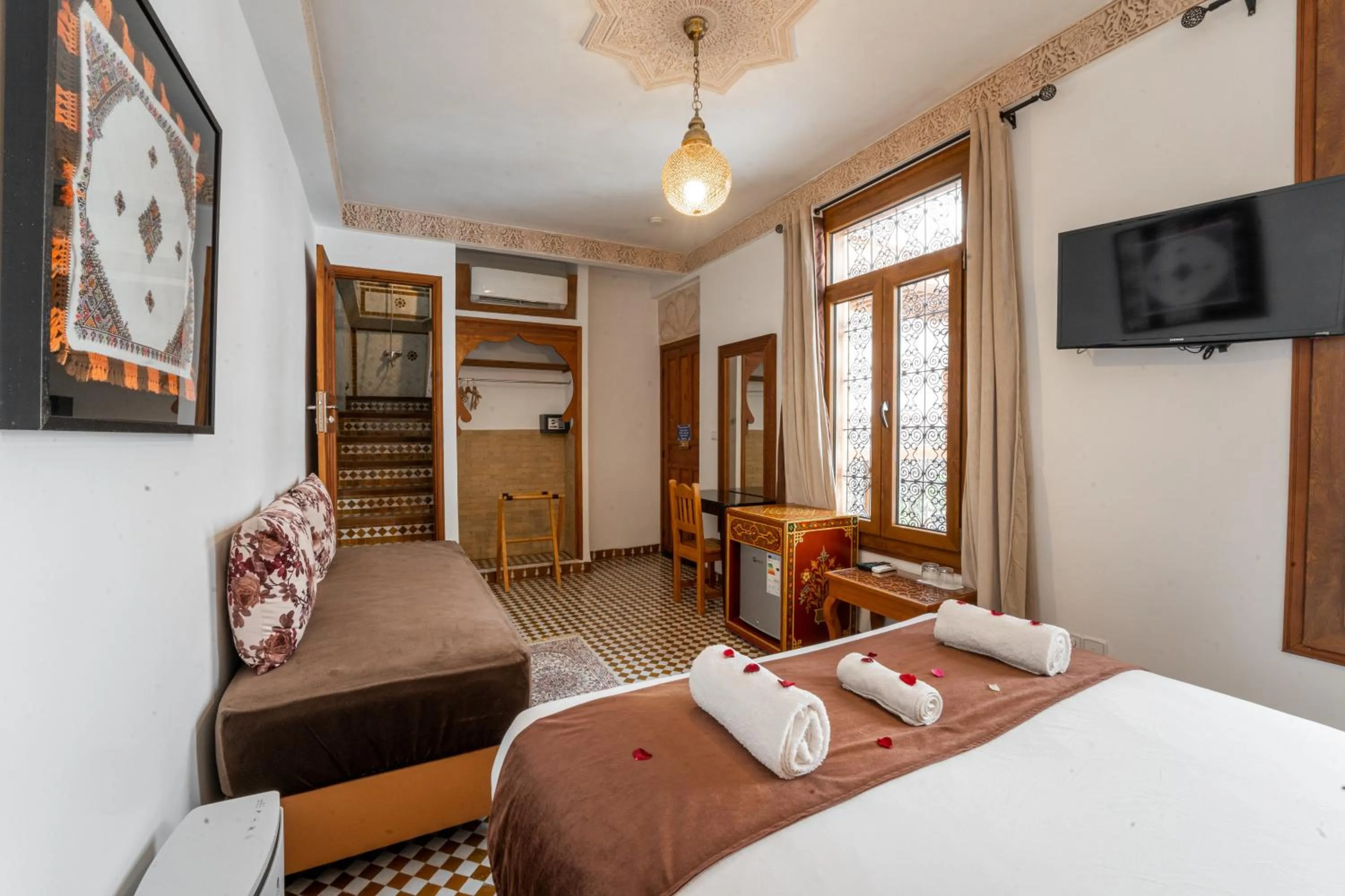 Photo of the whole room, Bed in Dar D'or Fes