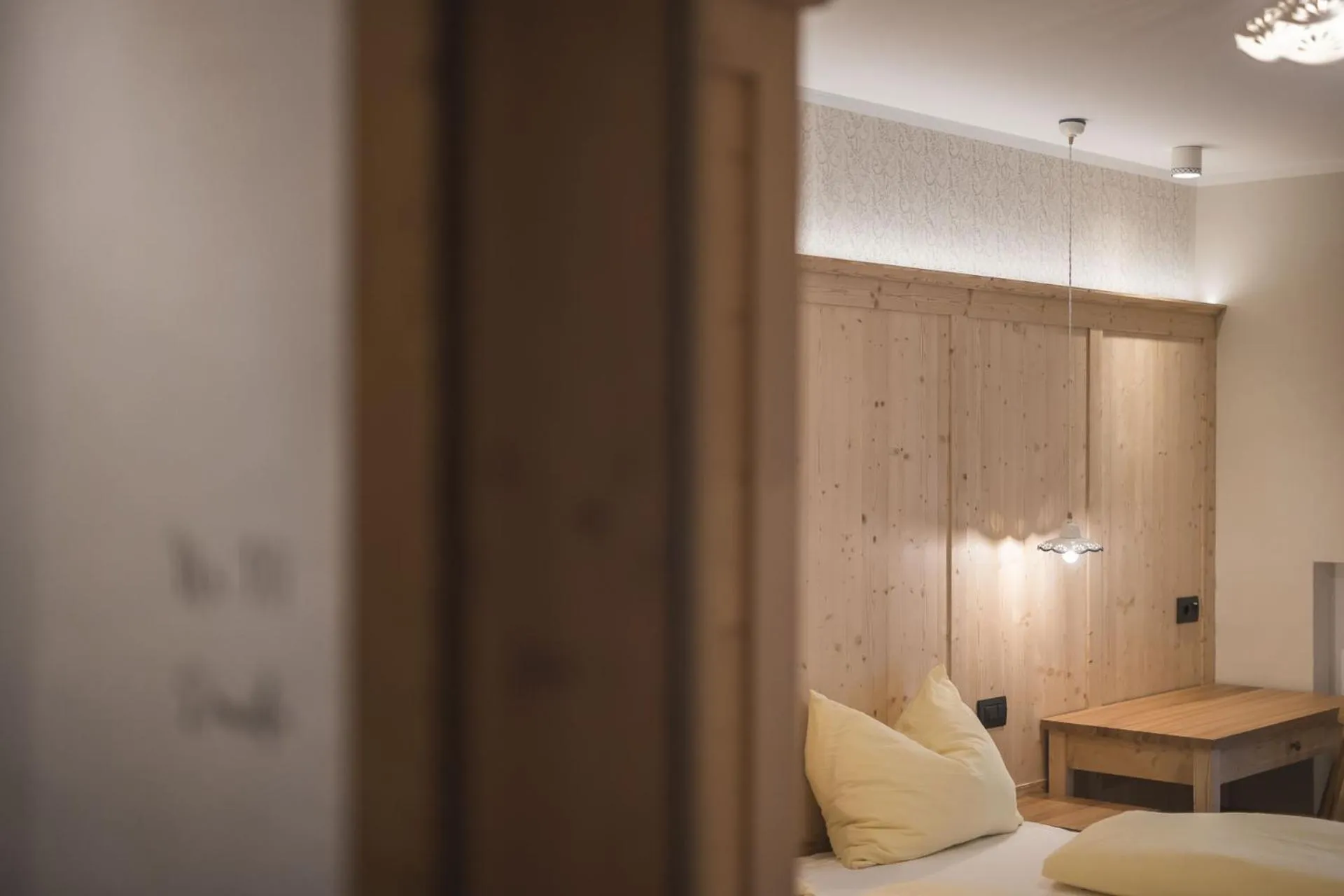 Decorative detail in Emma Historic Hotel