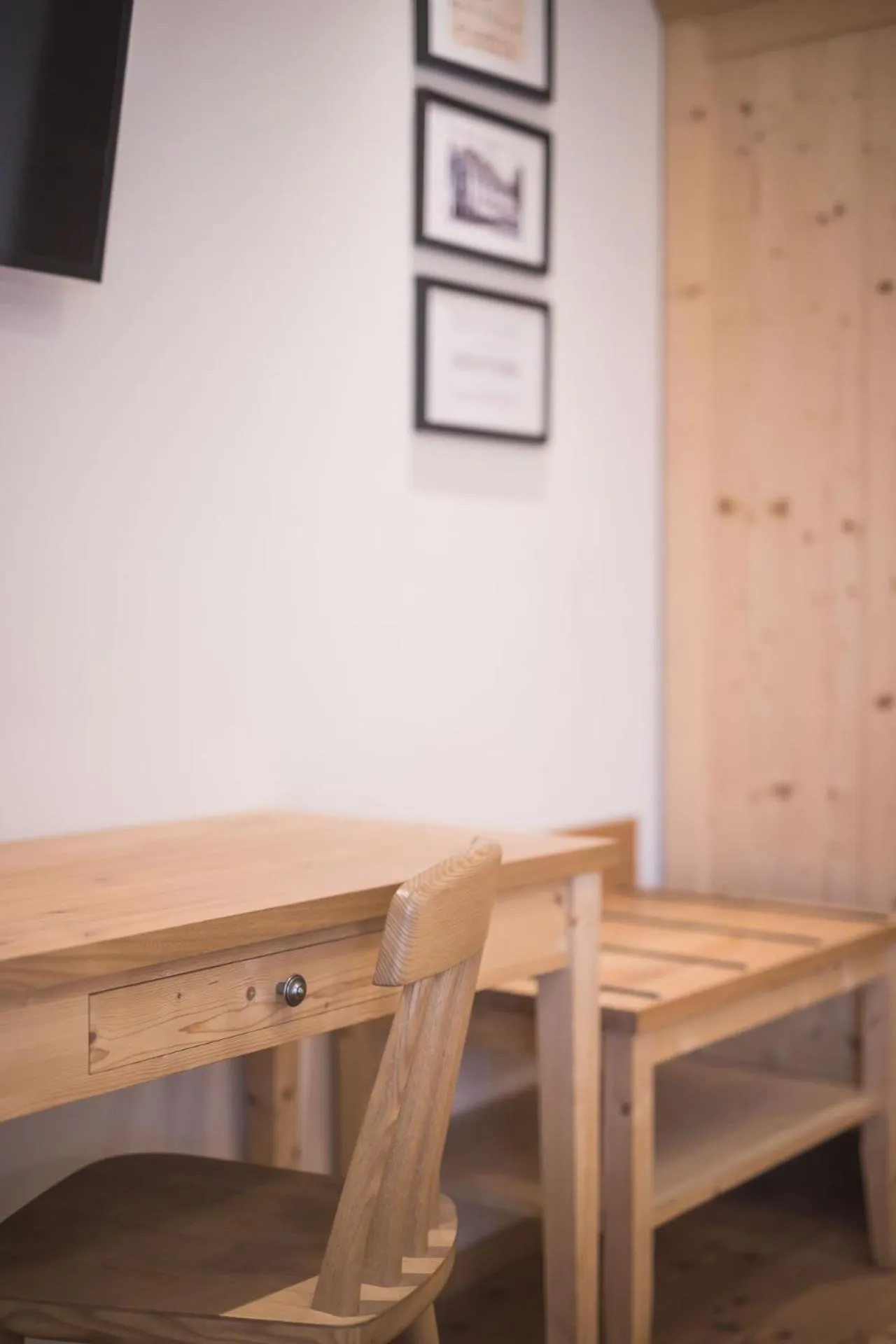 Decorative detail in Emma Historic Hotel