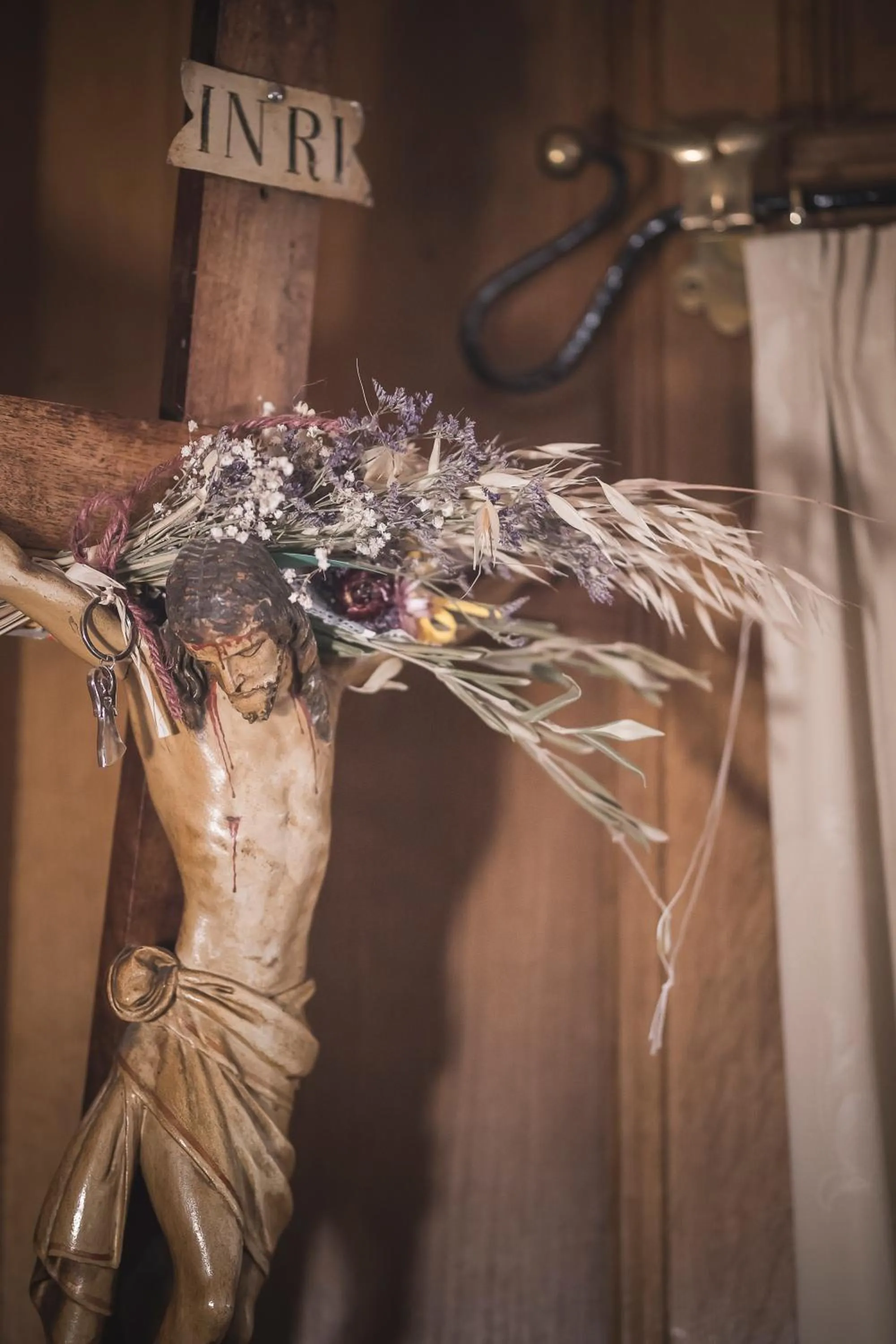 Decorative detail in Emma Historic Hotel