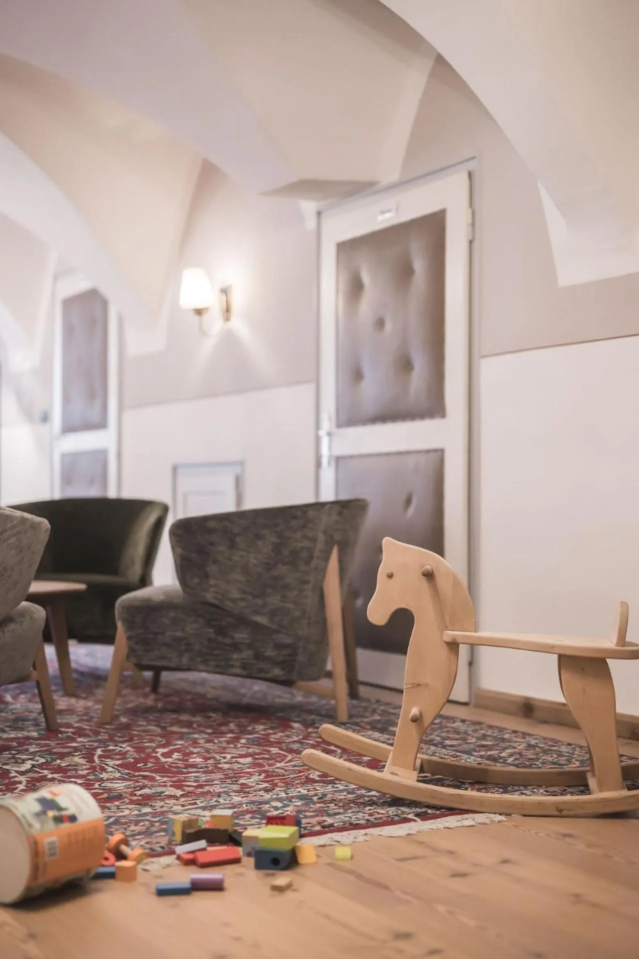 Decorative detail in Emma Historic Hotel