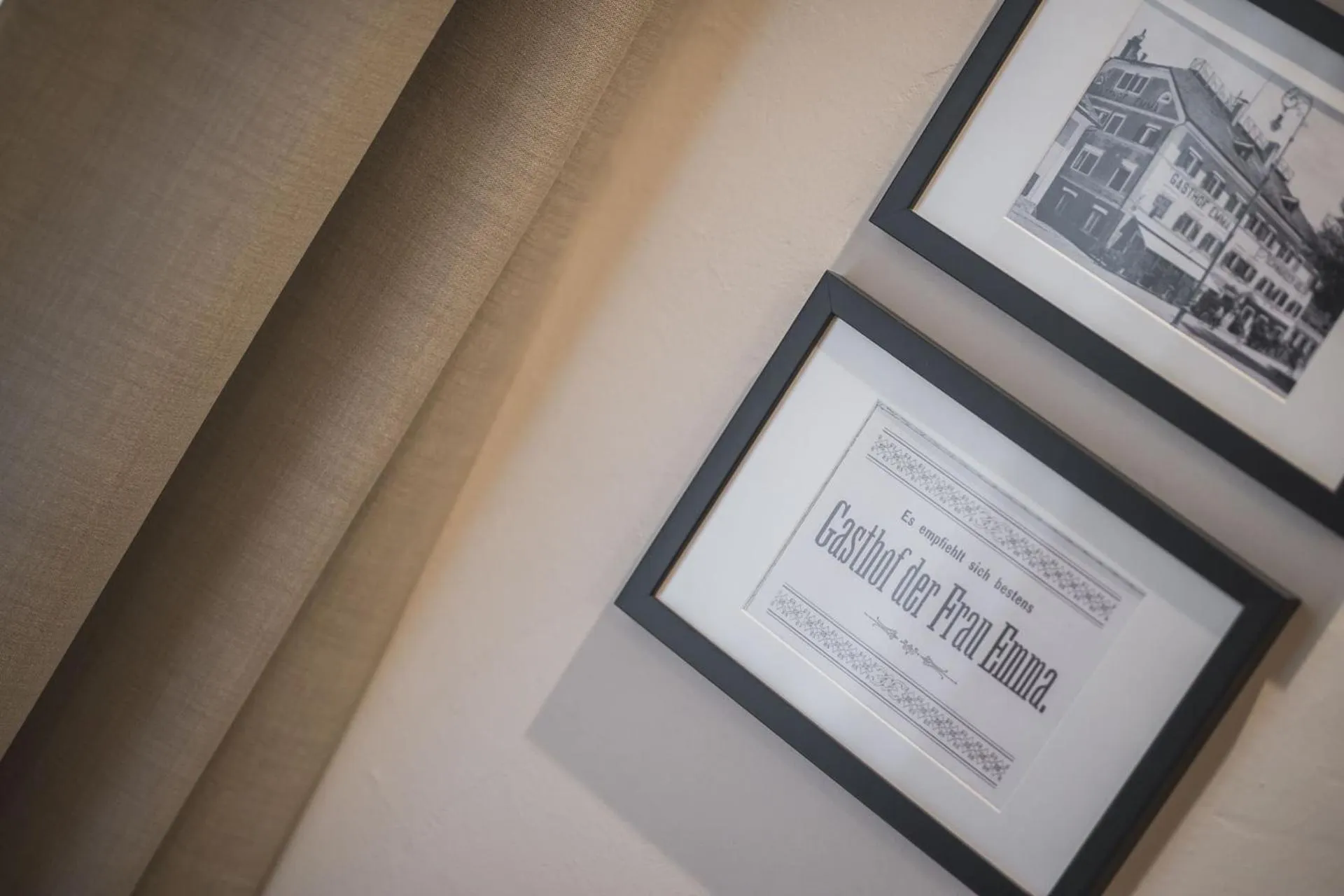 Decorative detail in Emma Historic Hotel