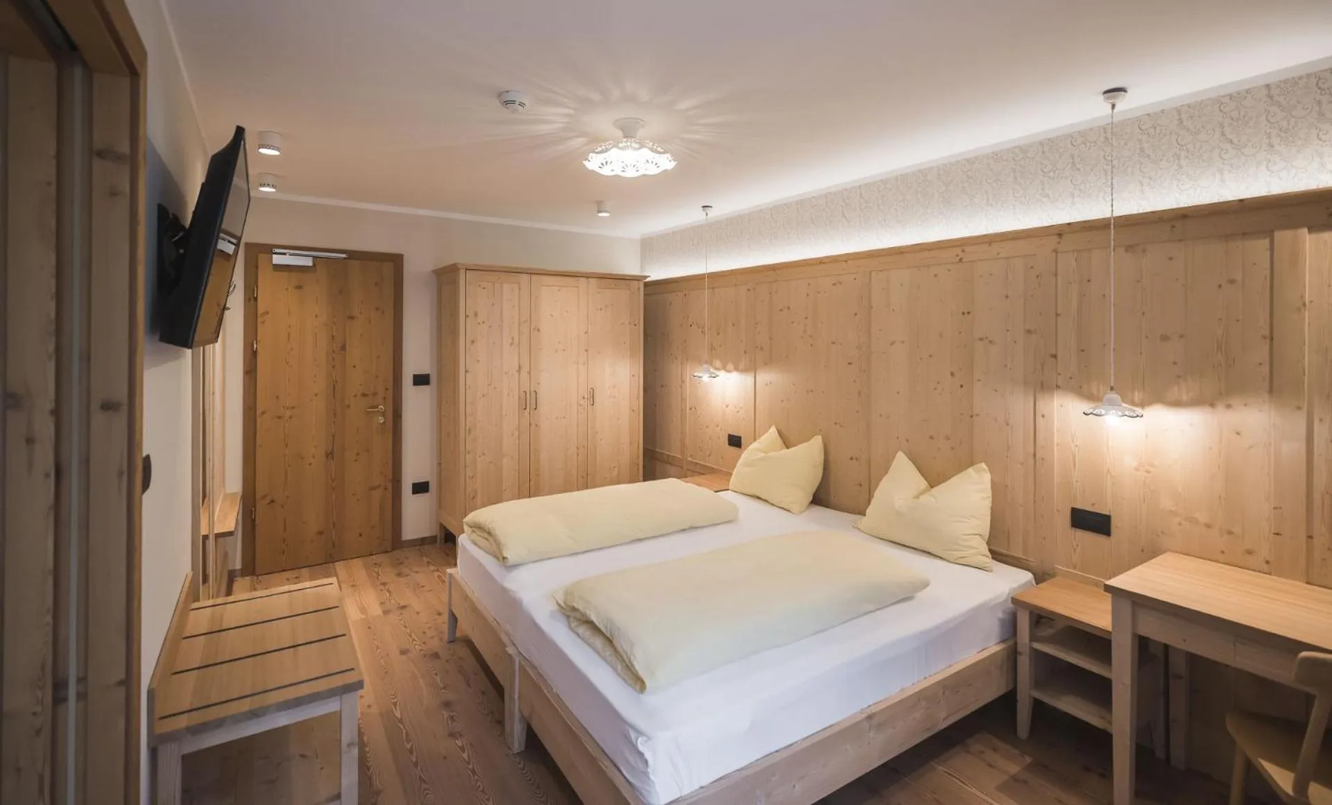 Bed in Emma Historic Hotel