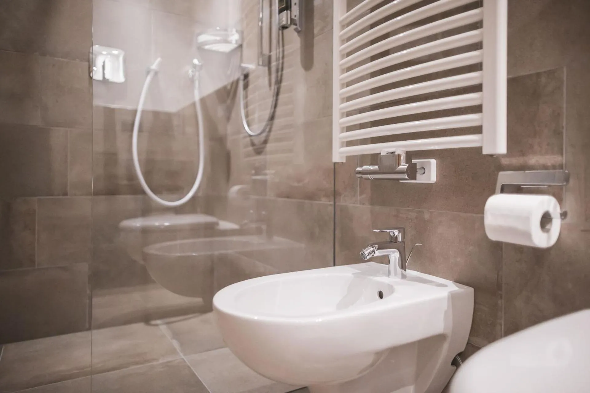 Bathroom in Emma Historic Hotel