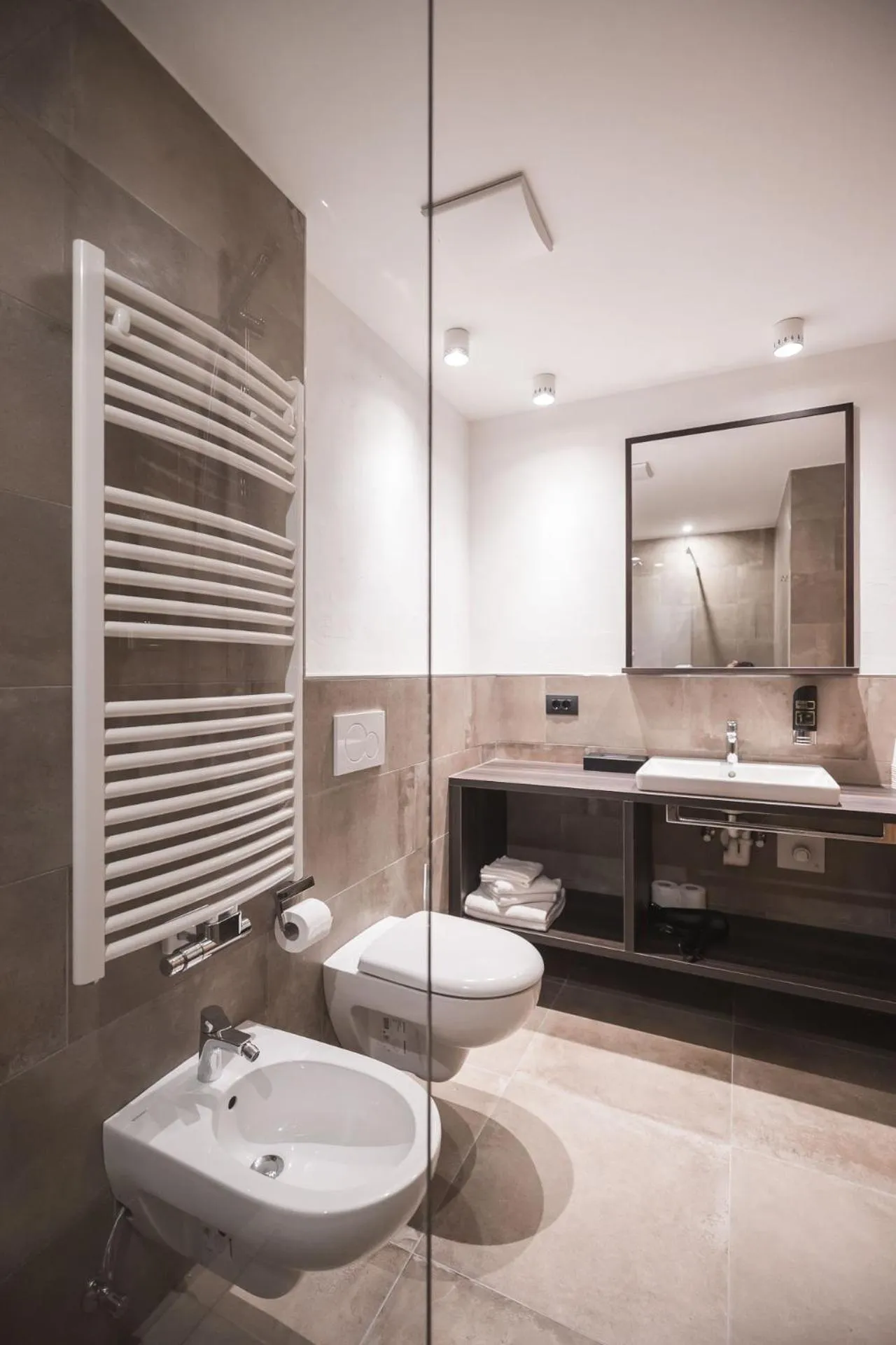 Bathroom in Emma Historic Hotel