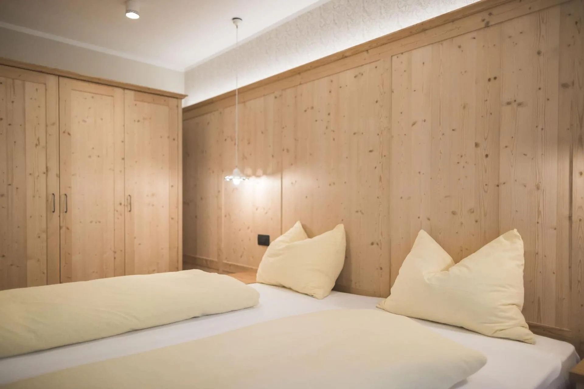 Decorative detail, Bed in Emma Historic Hotel