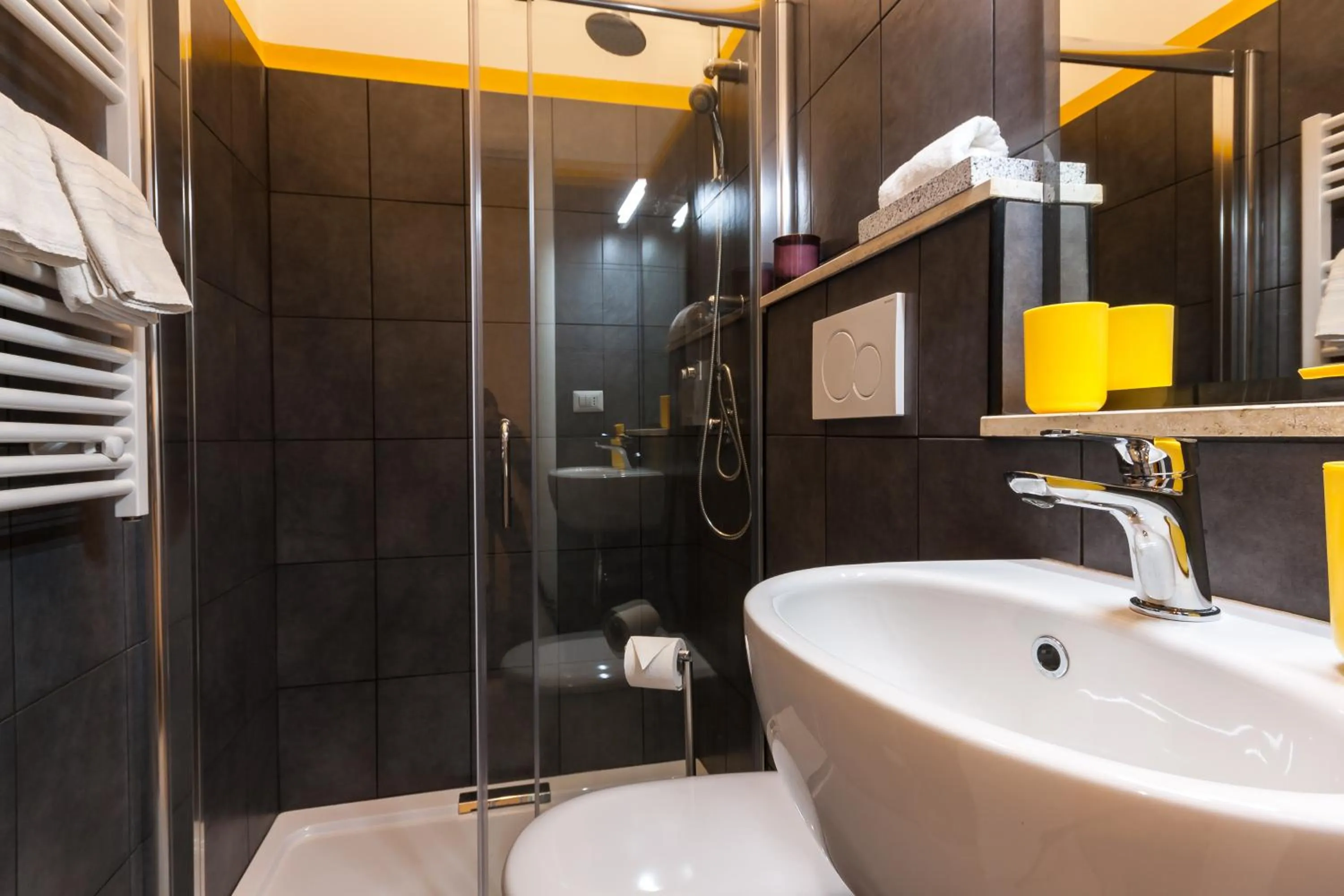 Shower in A casa di Ale e Lalla