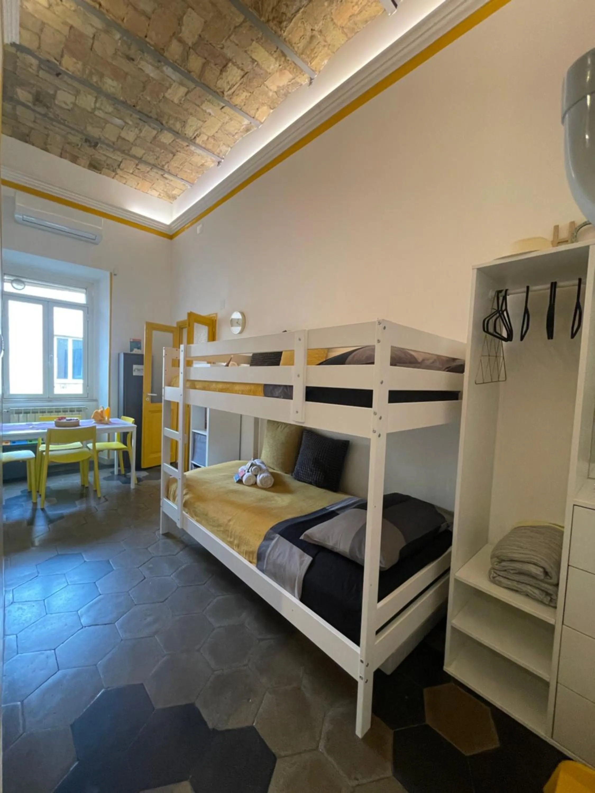 Living room, Bed in A casa di Ale e Lalla