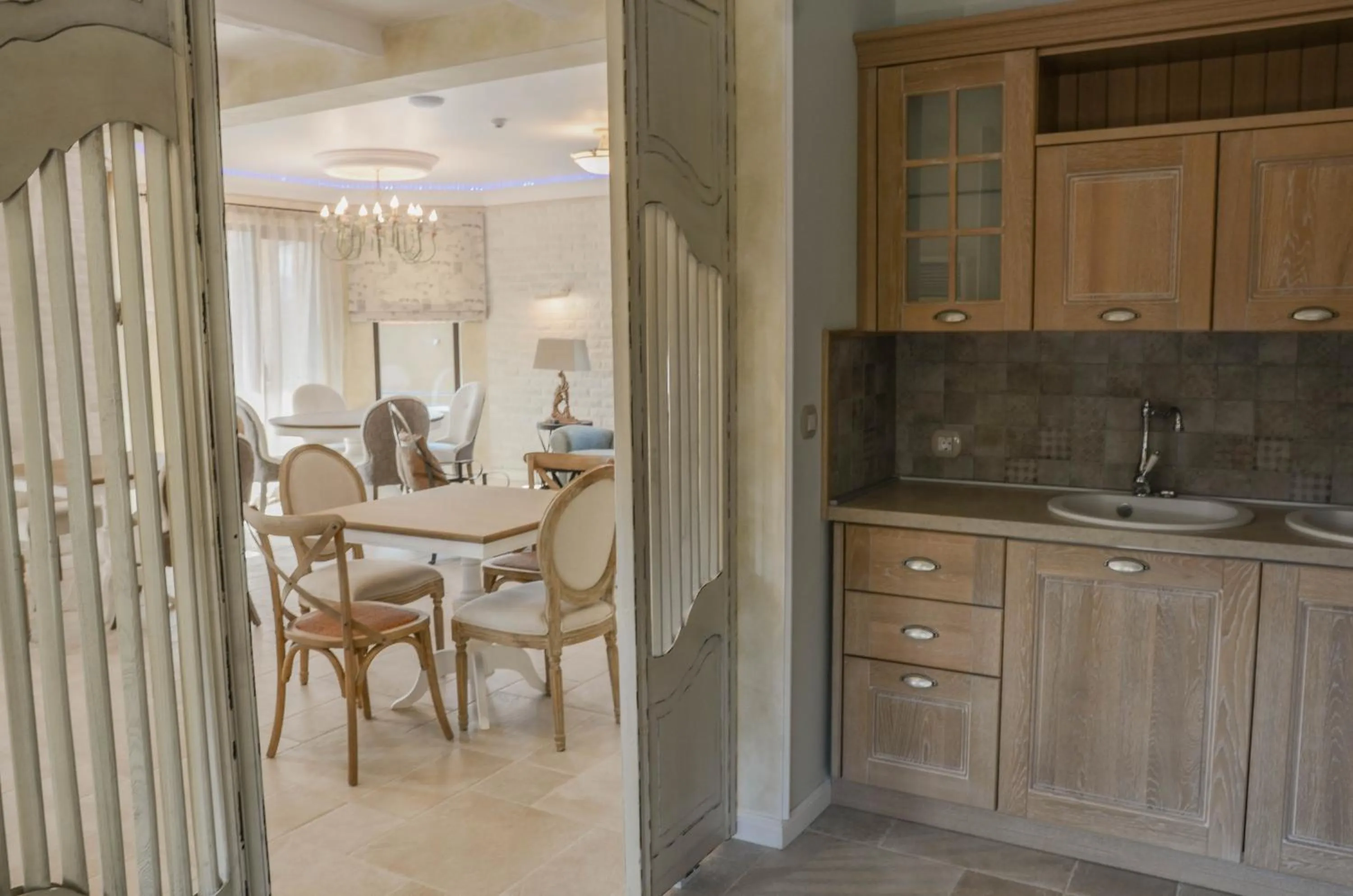 Kitchen or kitchenette in Residence Bilyana