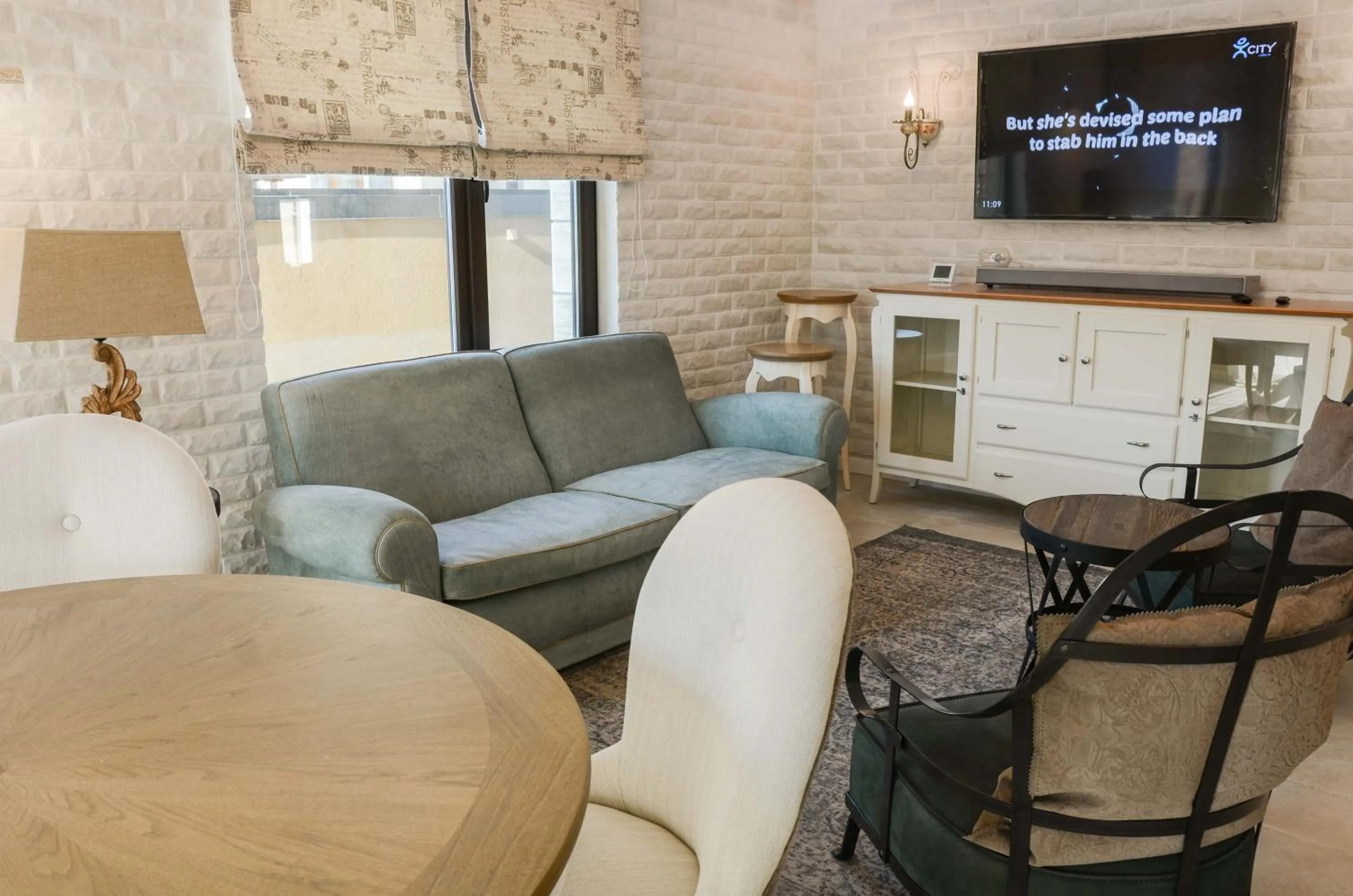 Communal lounge/ TV room in Residence Bilyana