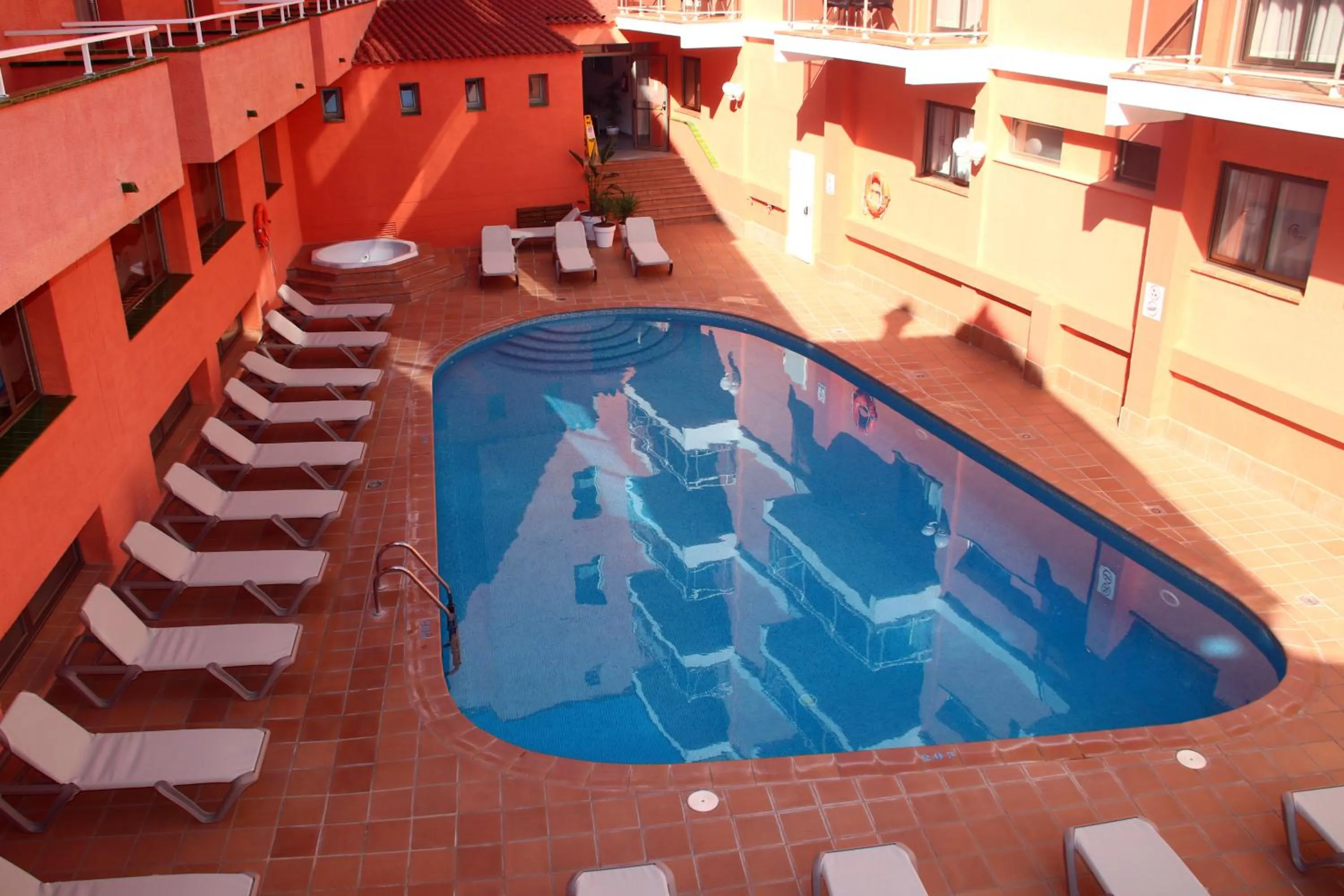 Swimming pool in Tossa Beach Center