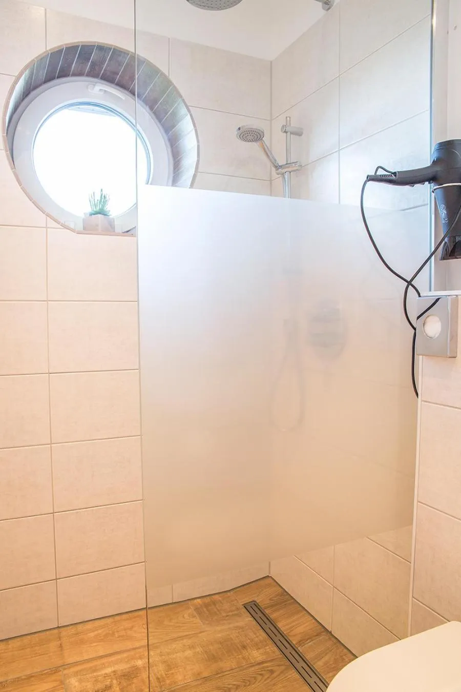 Shower in Hotel Schmid's Landhaus