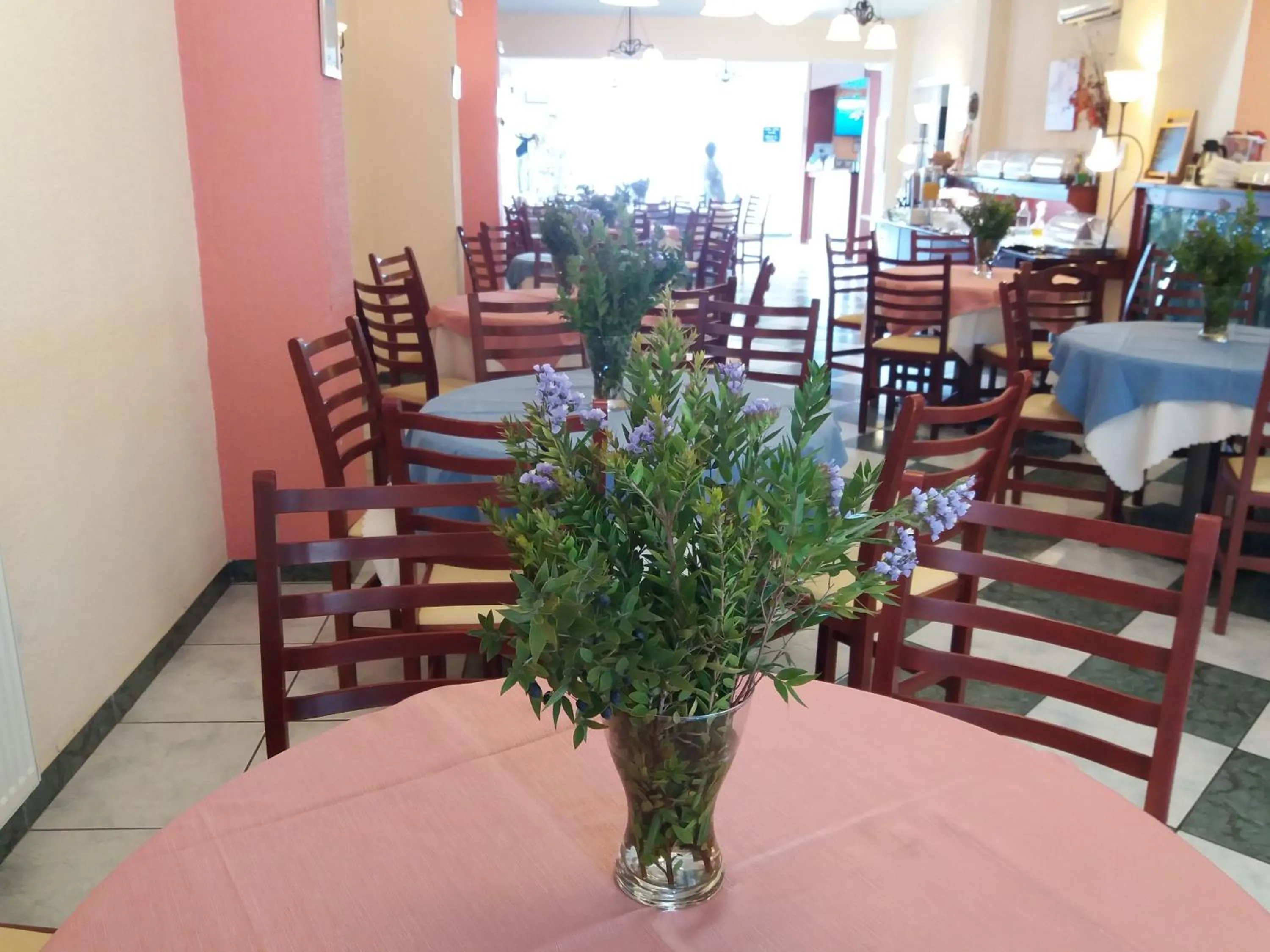 Restaurant/places to eat in Venardos Hotel