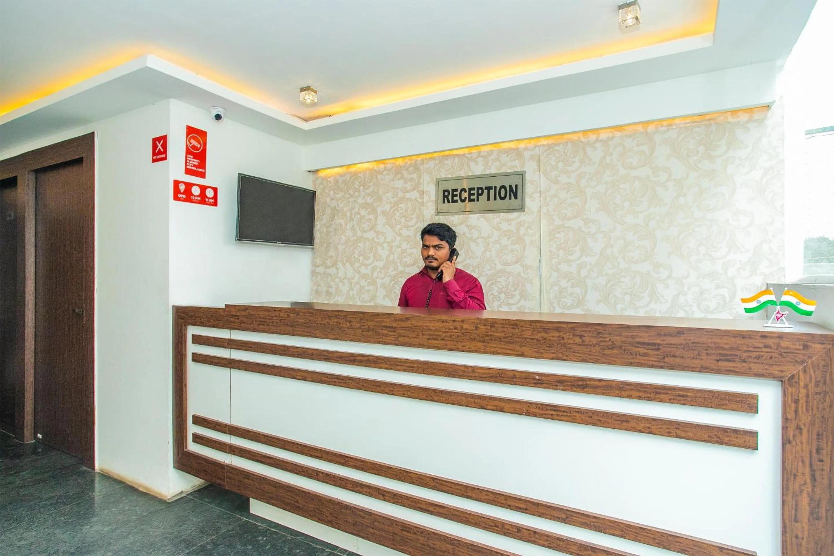 Lobby or reception in Hotel O Corner Golf View Near Embassy Golf Link Business Park