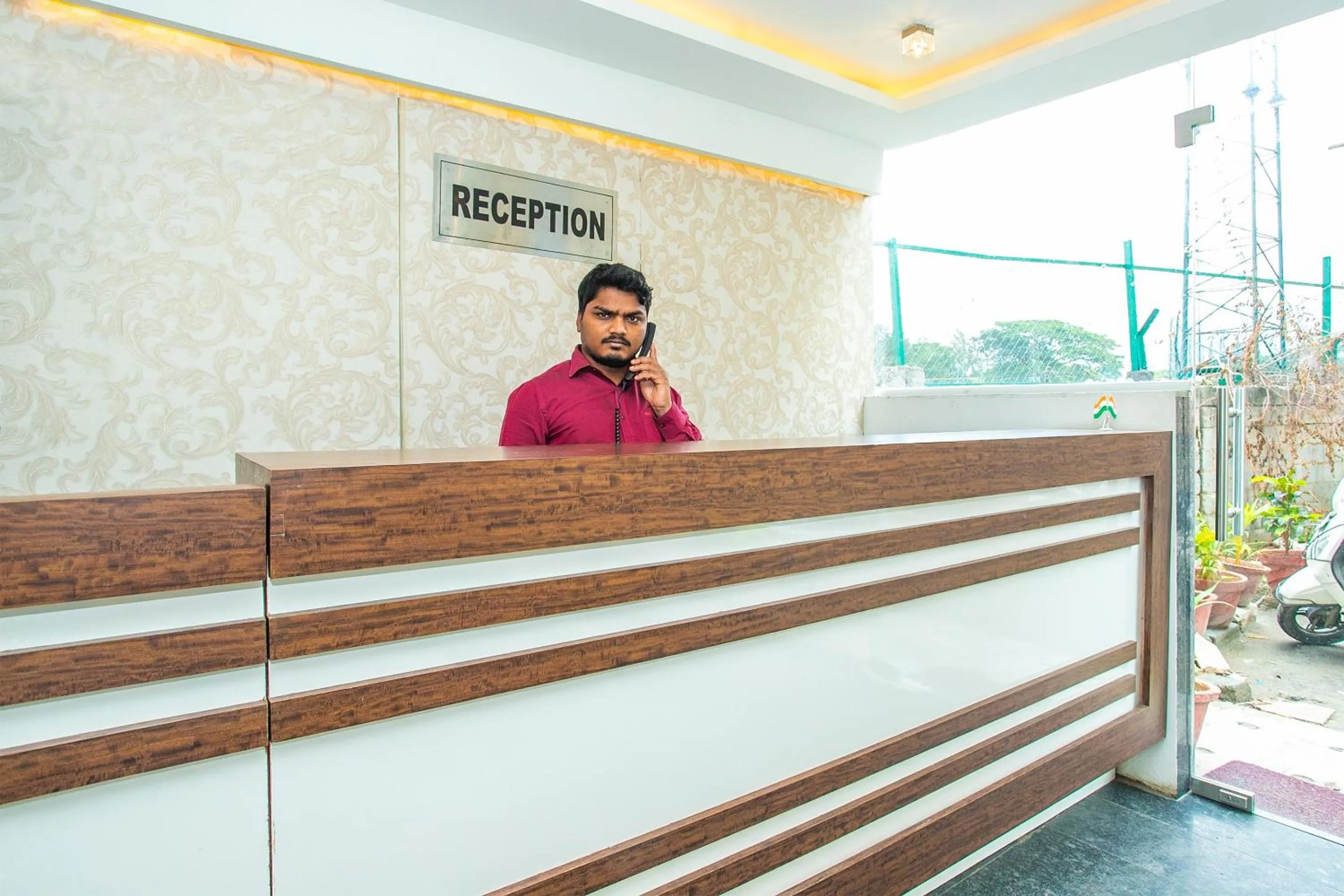 Lobby or reception in Hotel O Corner Golf View Near Embassy Golf Link Business Park