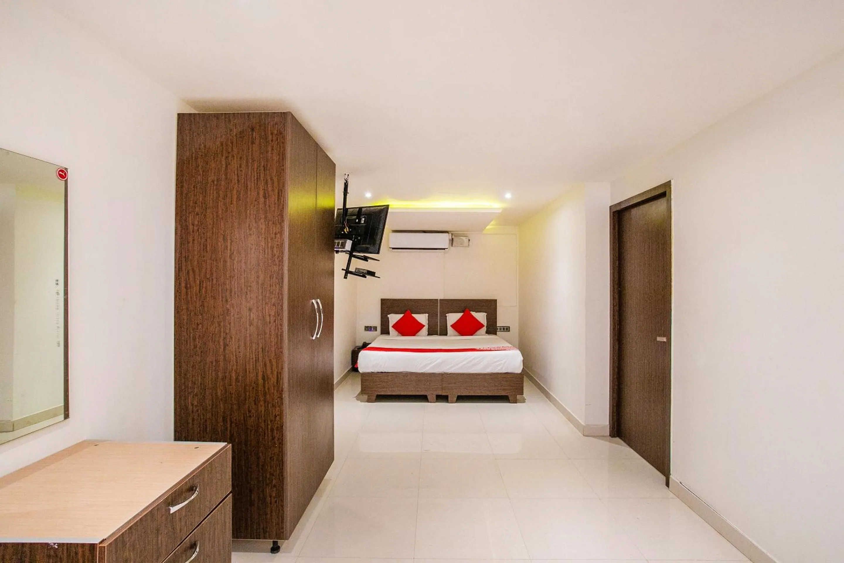 Bedroom, Bed in Hotel O Corner Golf View Near Embassy Golf Link Business Park