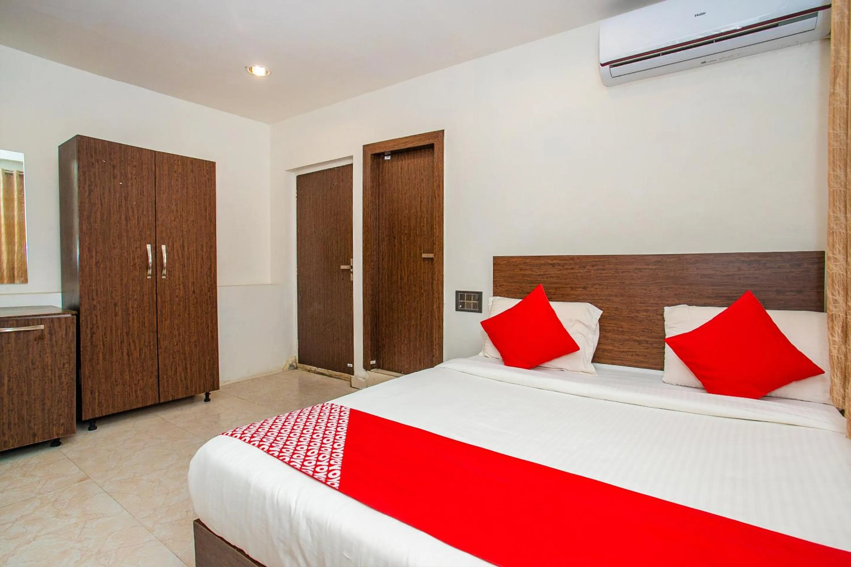 Bedroom, Bed in Hotel O Corner Golf View Near Embassy Golf Link Business Park