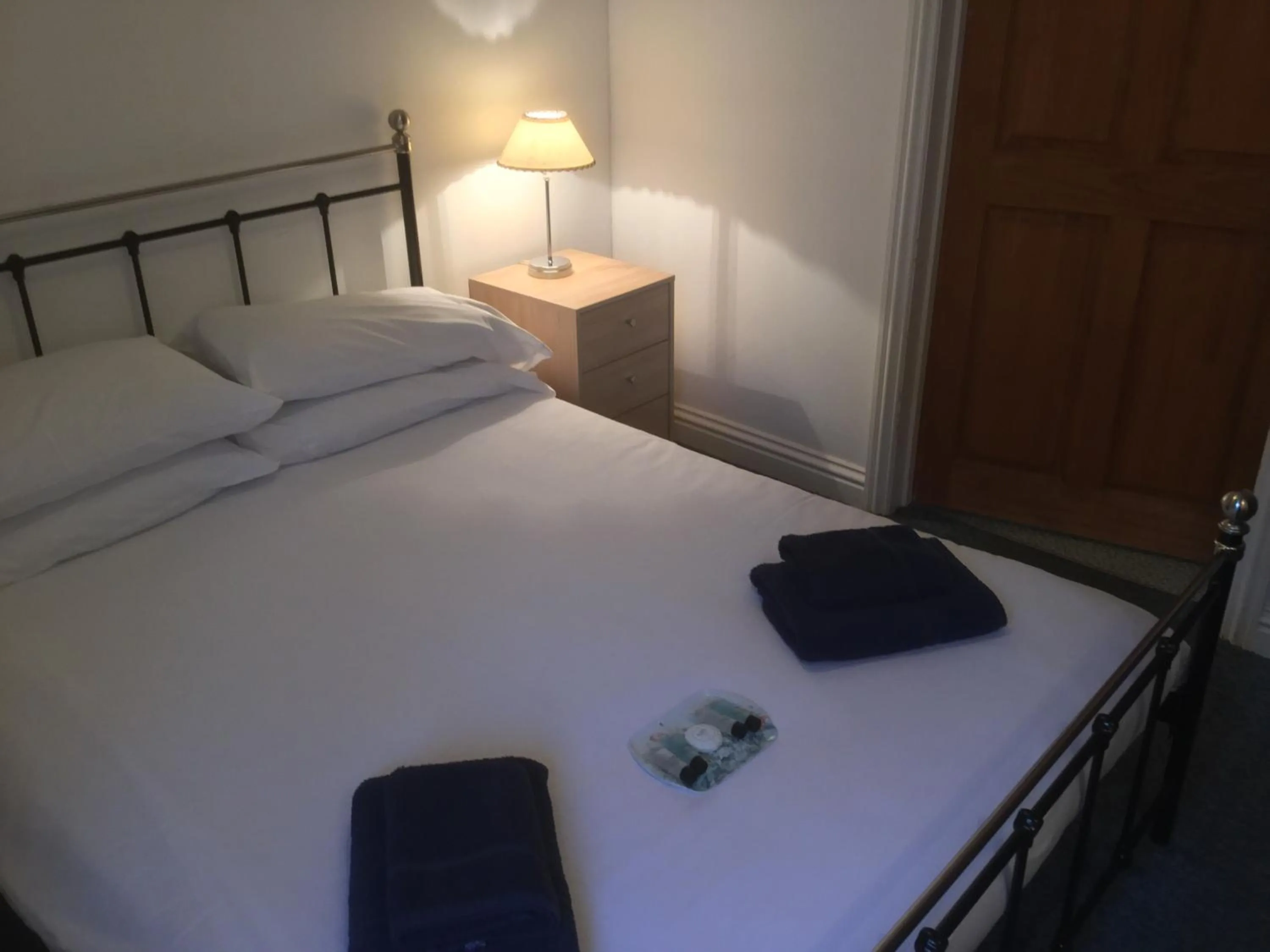 Bed in The Jolly Huntsman