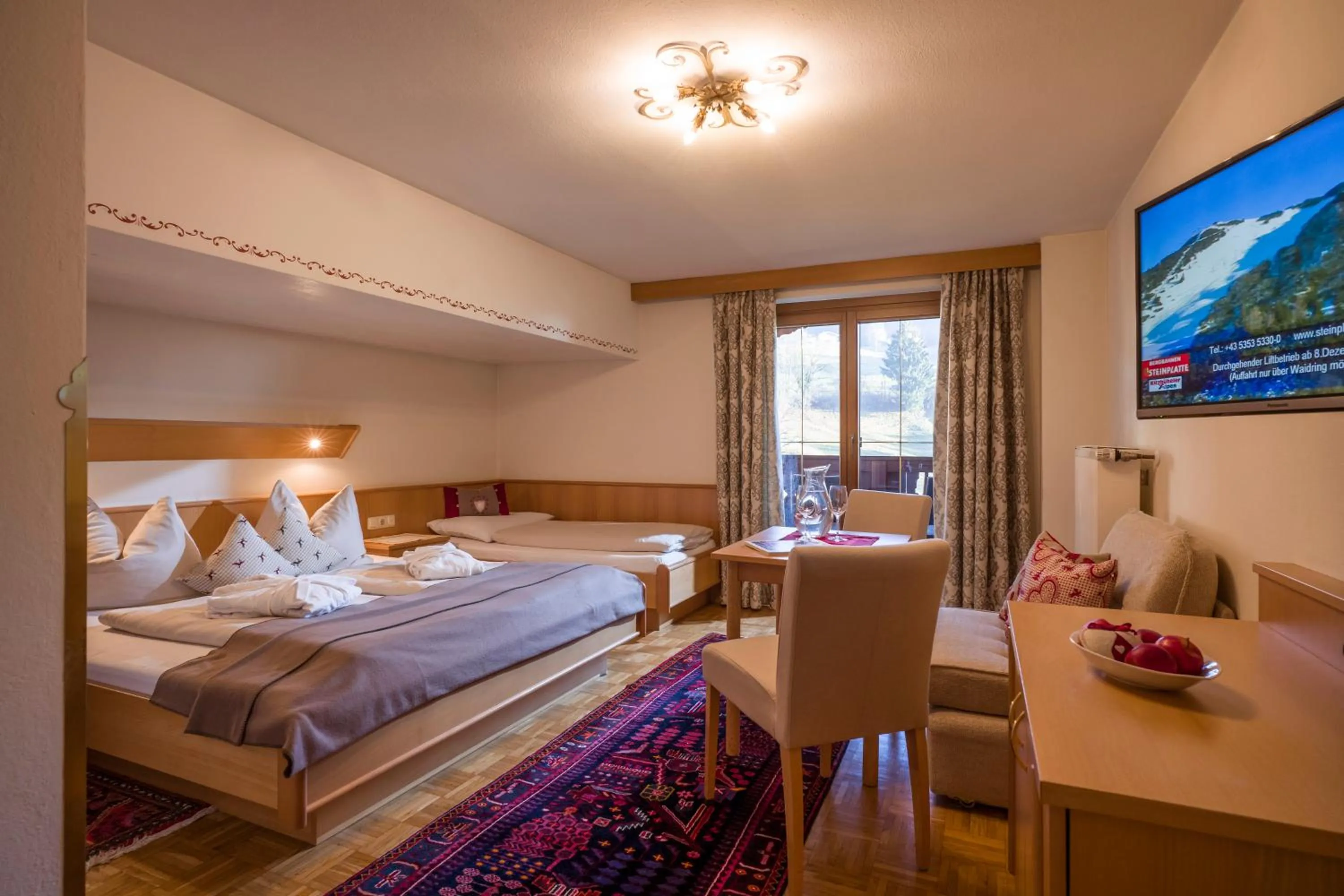 Photo of the whole room, Bed in Erlebnisgut & Reiterhof Oberhabach