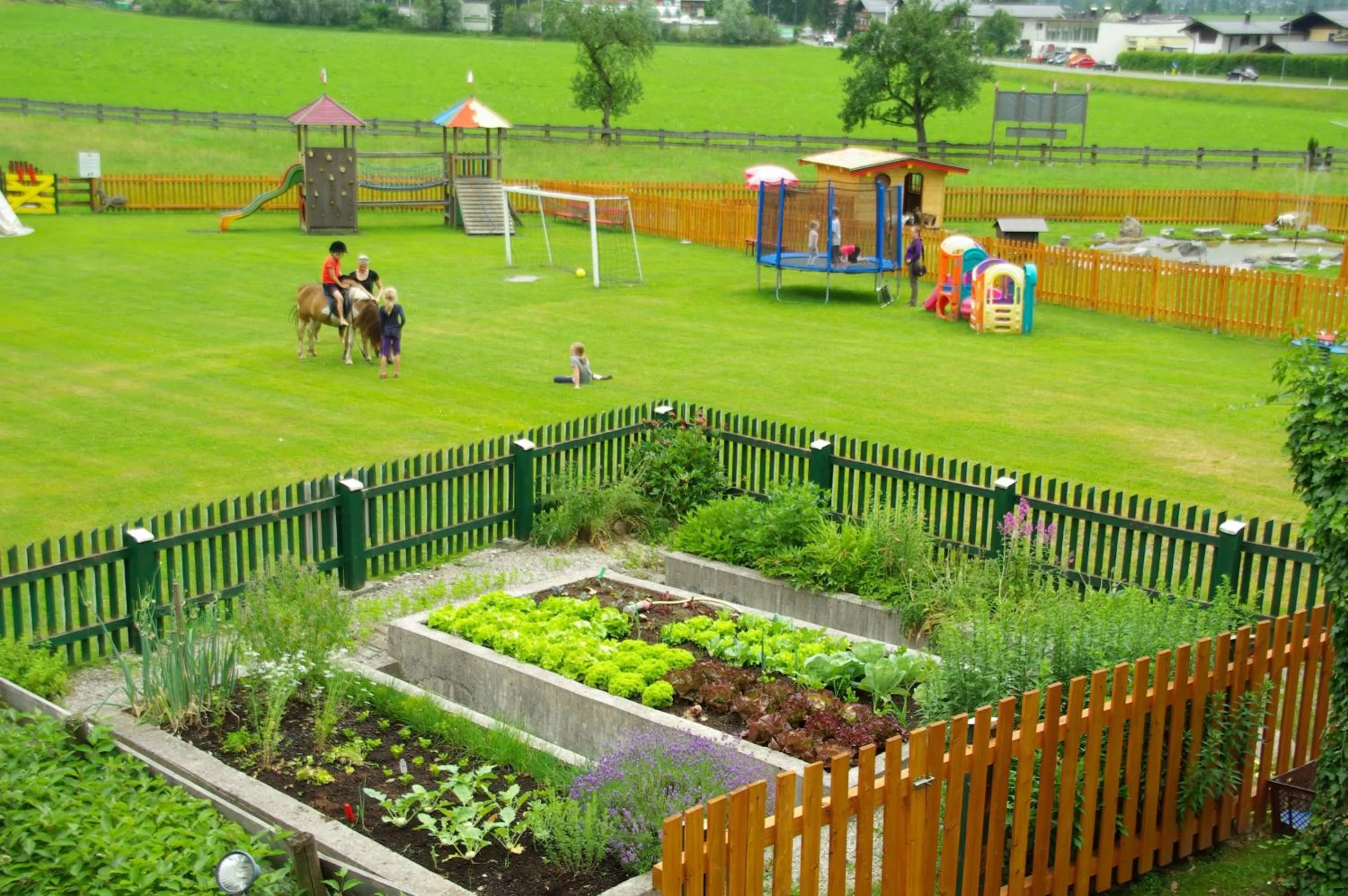 Garden view in Erlebnisgut & Reiterhof Oberhabach