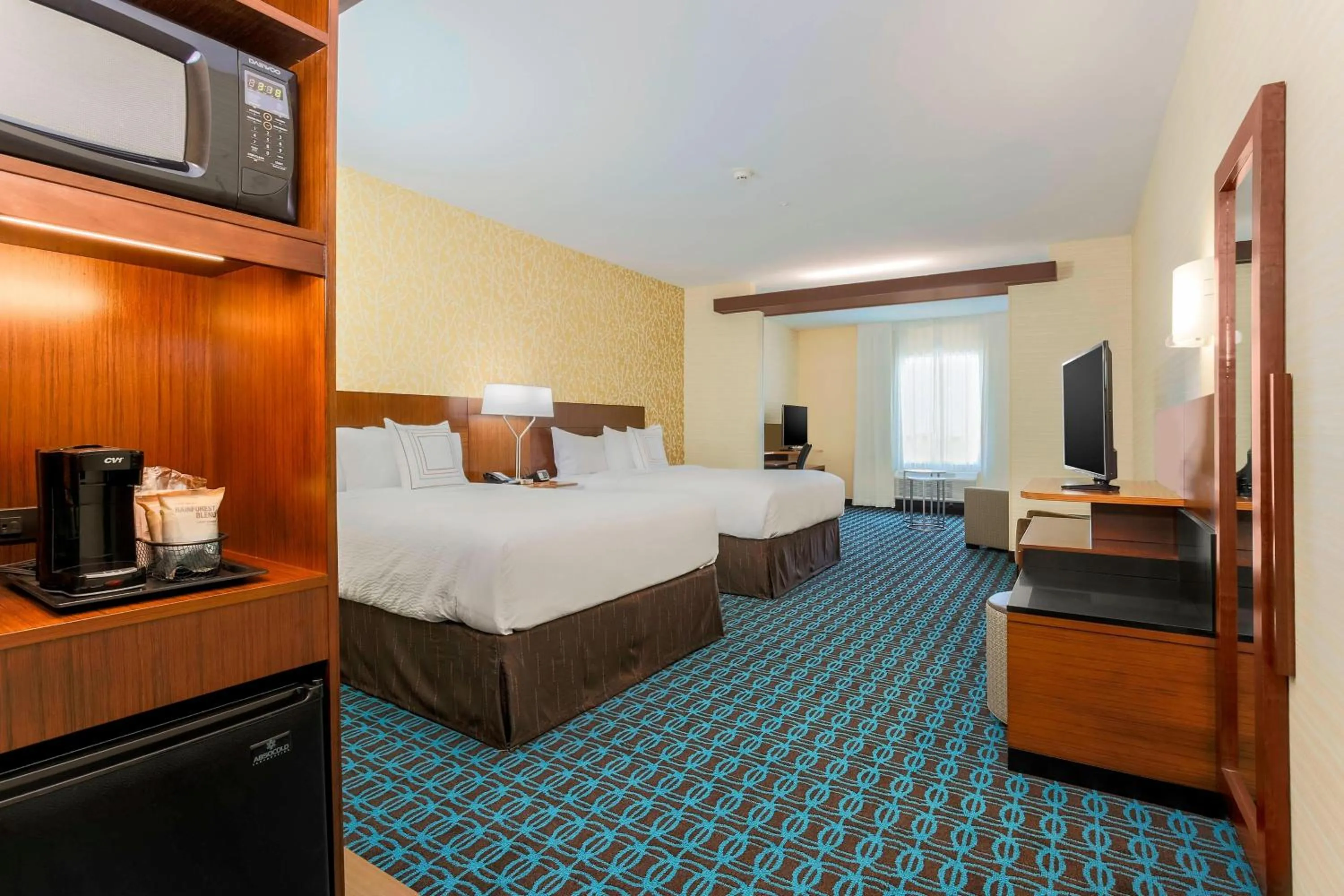 Photo of the whole room, Bed in Fairfield Inn & Suites by Marriott Decatur at Decatur Conference Center