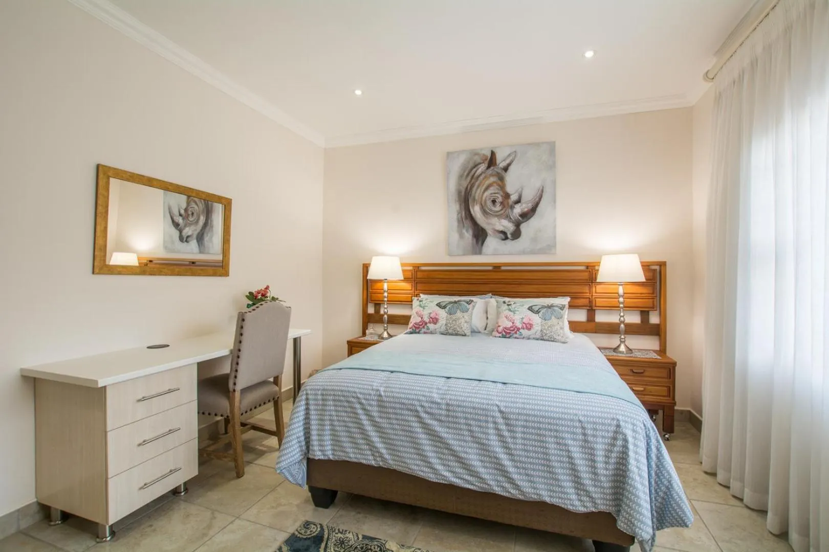 Garden view, Bed in Oceanview B&B