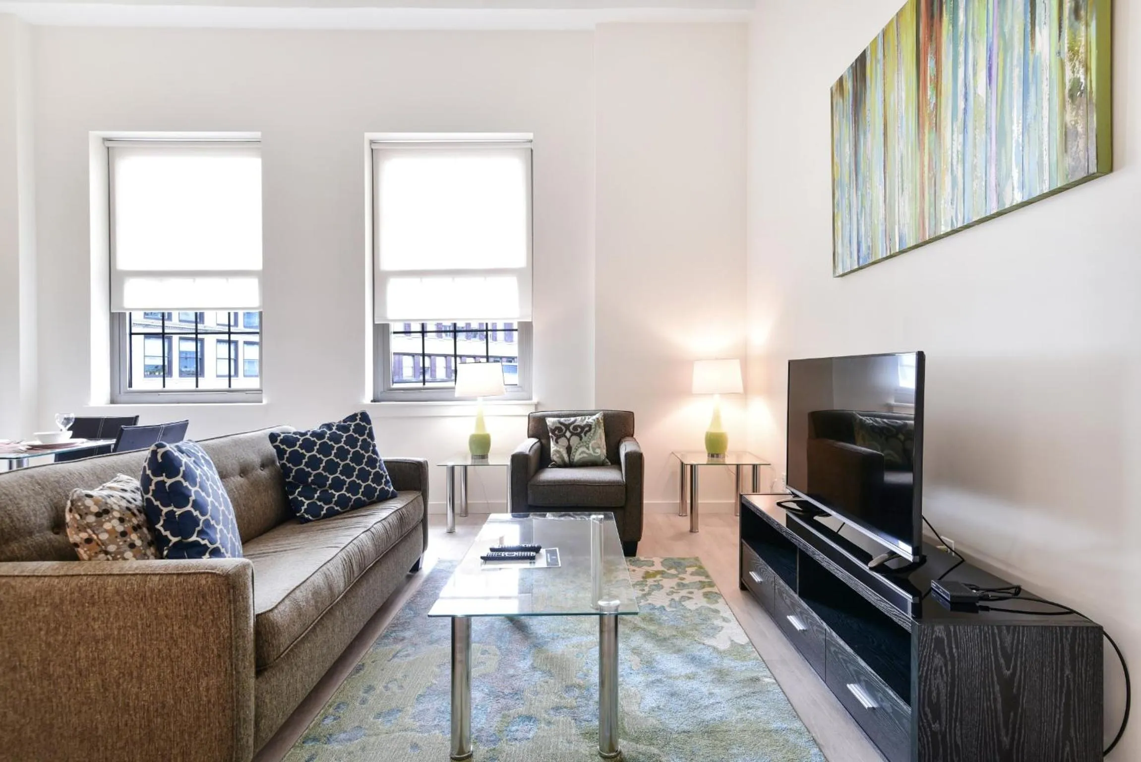 Living room in Global Luxury Suites Downtown Boston