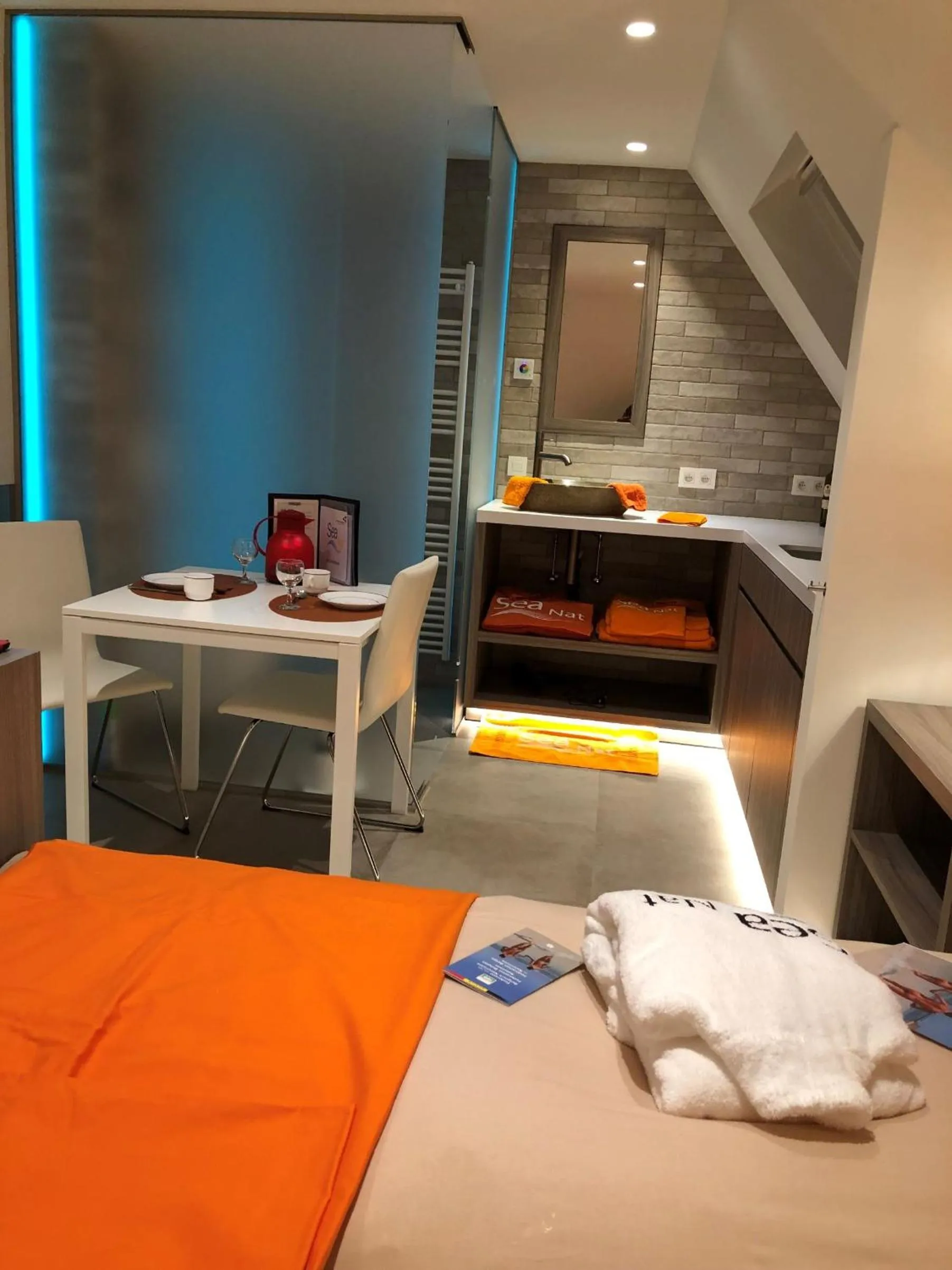 Bed in B&B wellness Sea Nat voor Naturisten