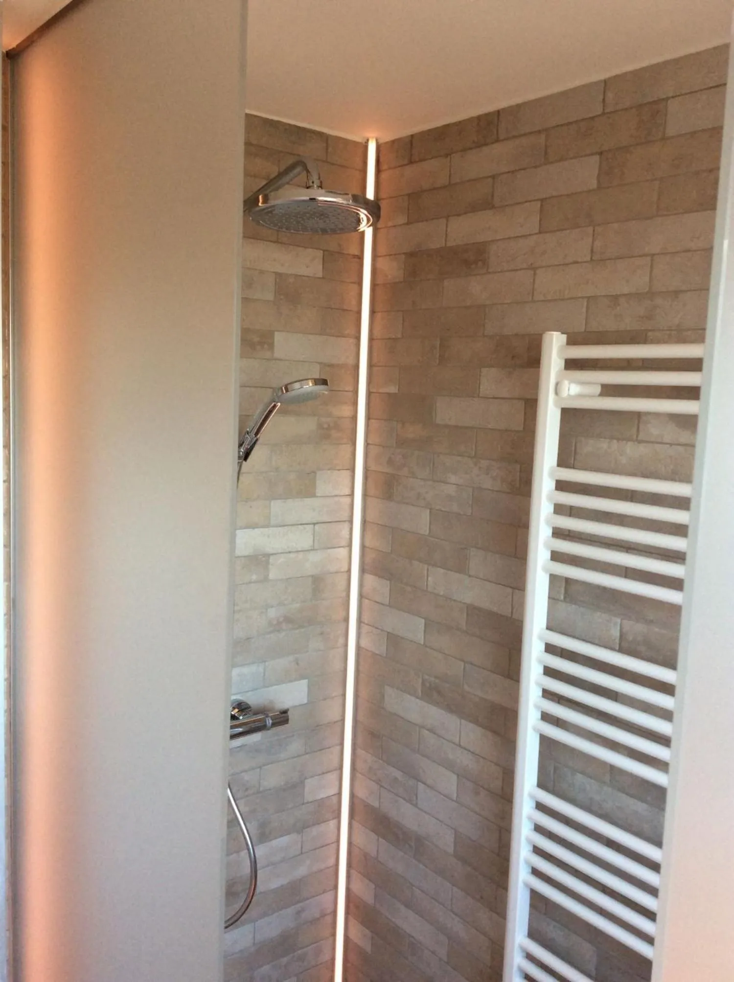 Shower in B&B wellness Sea Nat voor Naturisten