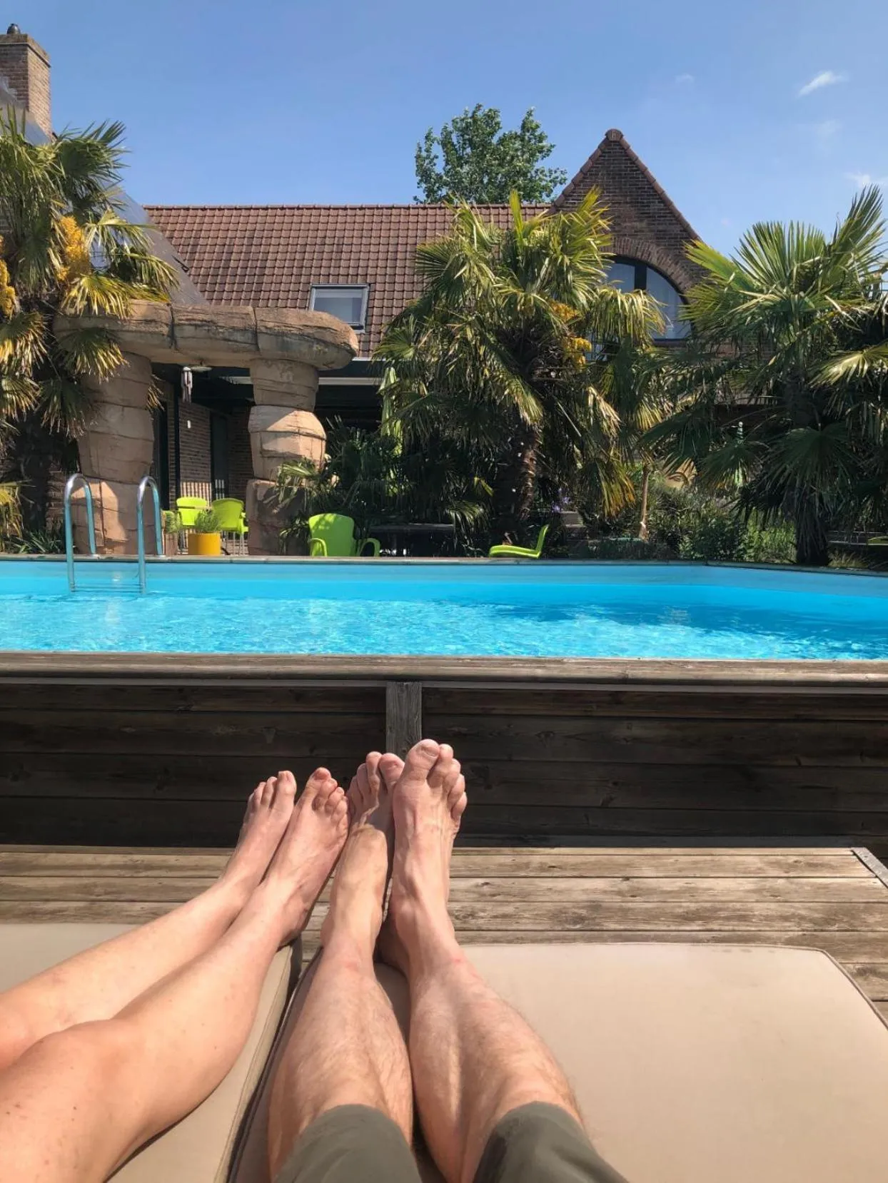 Swimming pool in B&B wellness Sea Nat voor Naturisten