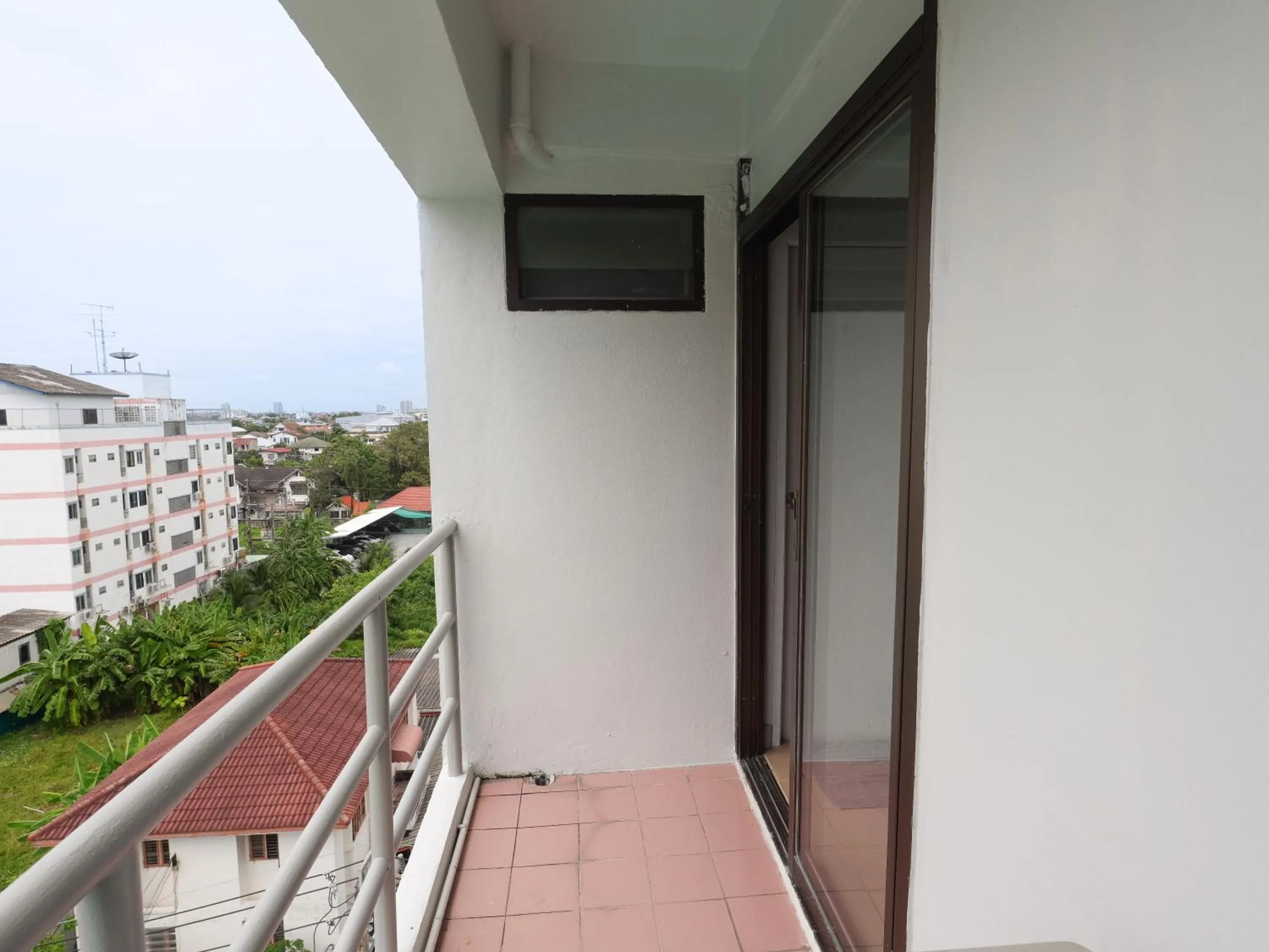 Regent Ngamwongwan Hotel