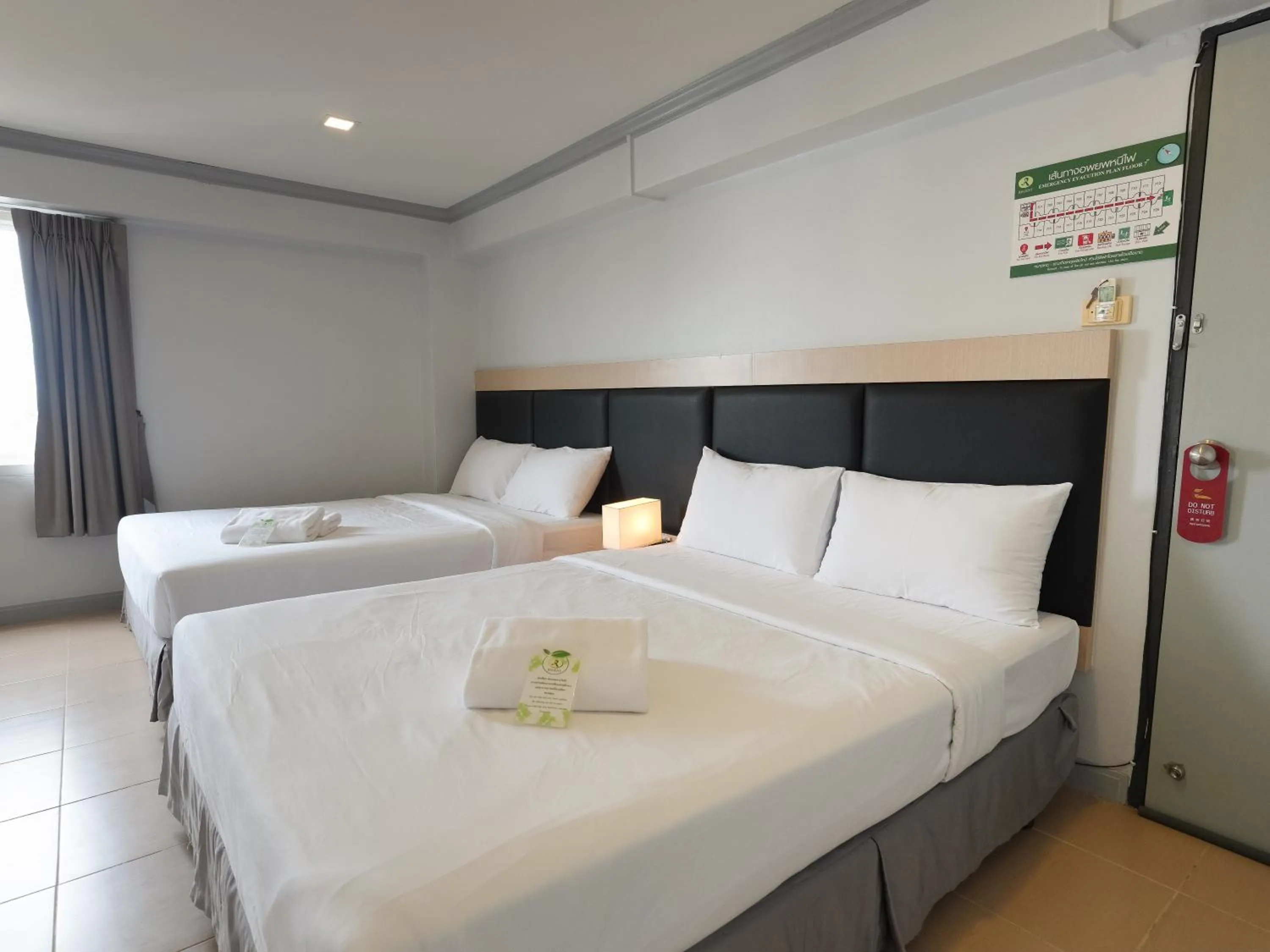 Bed in Regent Ngamwongwan Hotel