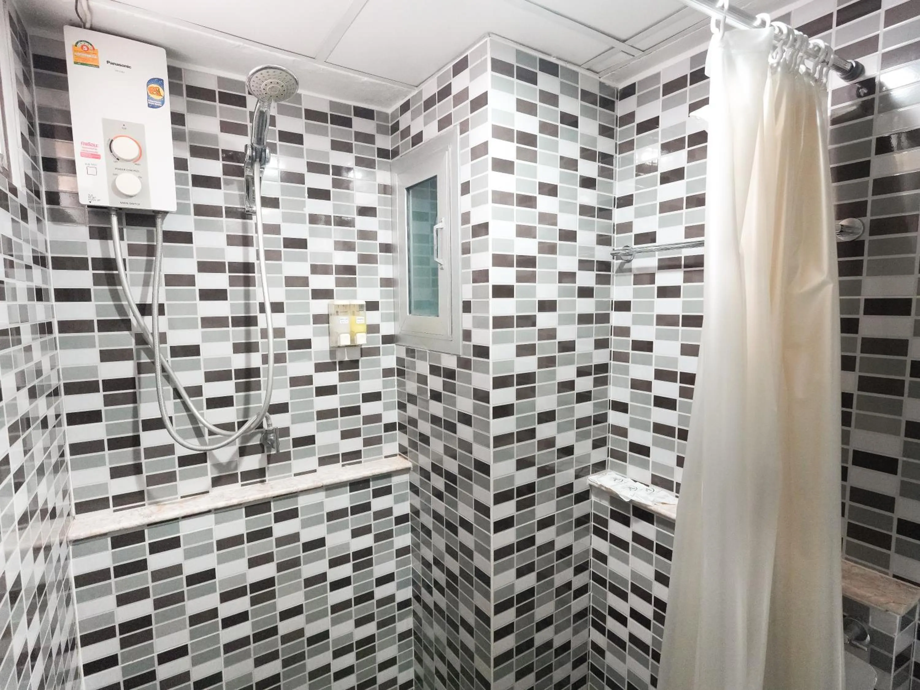 Regent Ngamwongwan Hotel