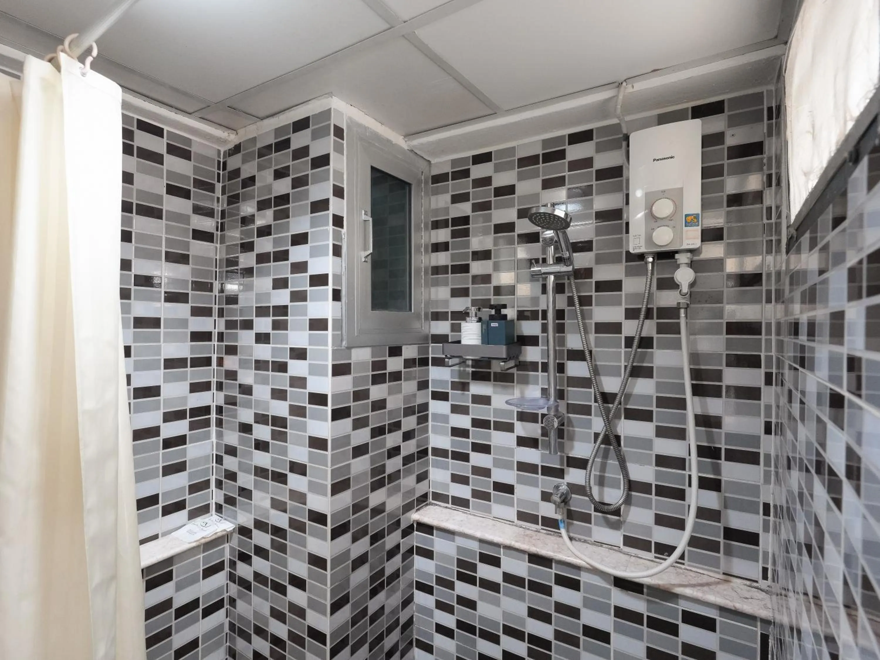 Regent Ngamwongwan Hotel