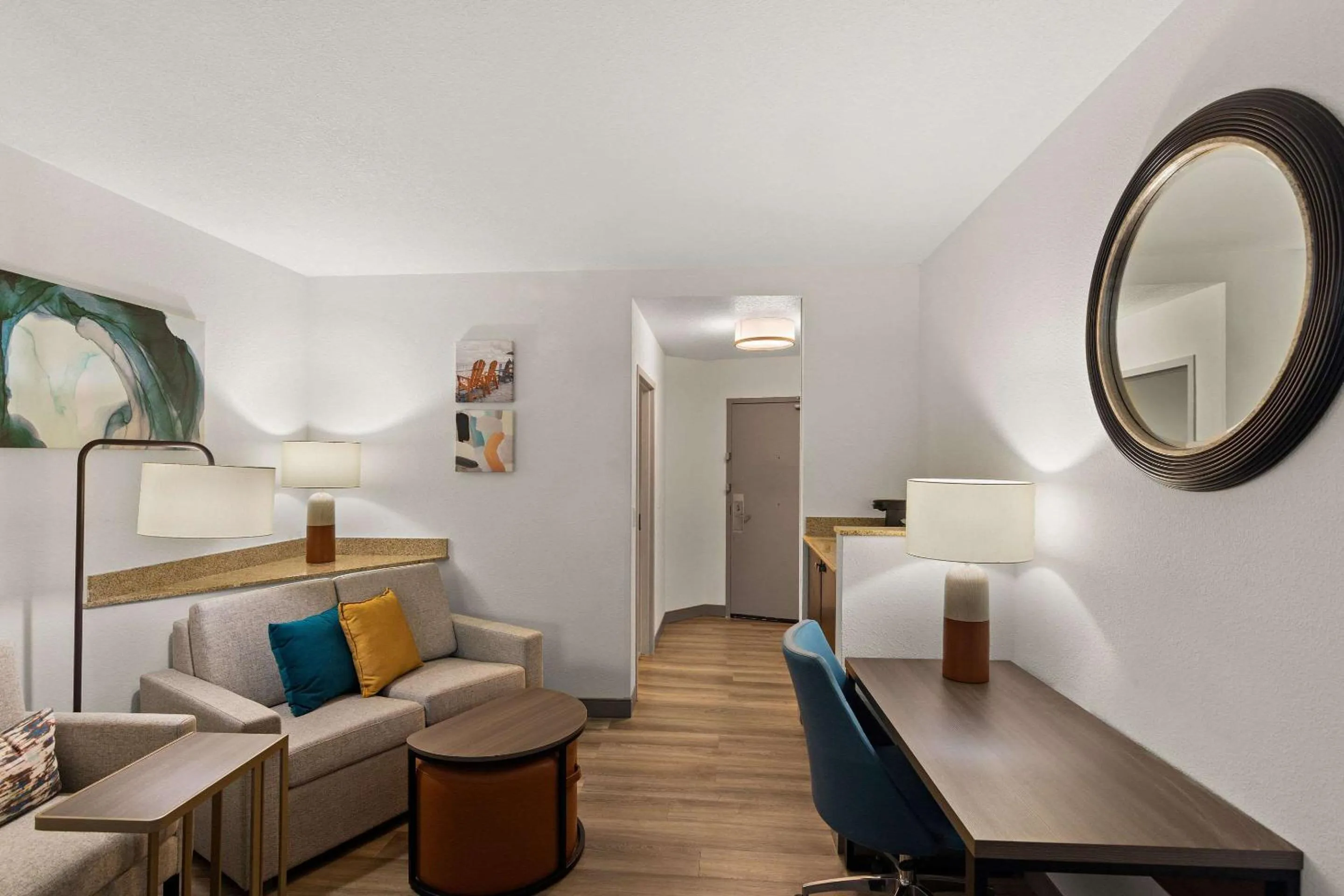 Bedroom, Bed in Comfort Suites Vero Beach I-95