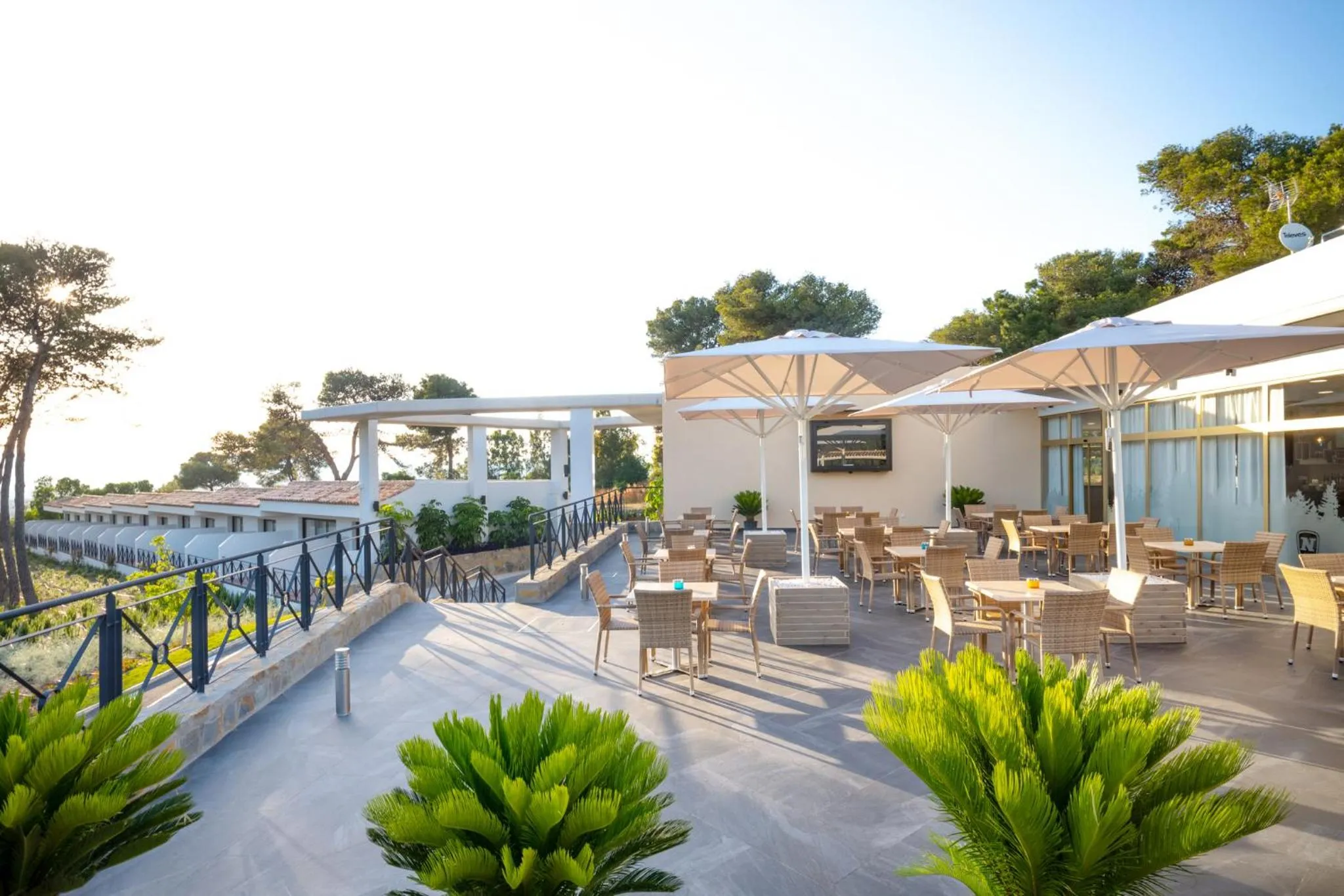 Property building in Hotel Admiral San Roque