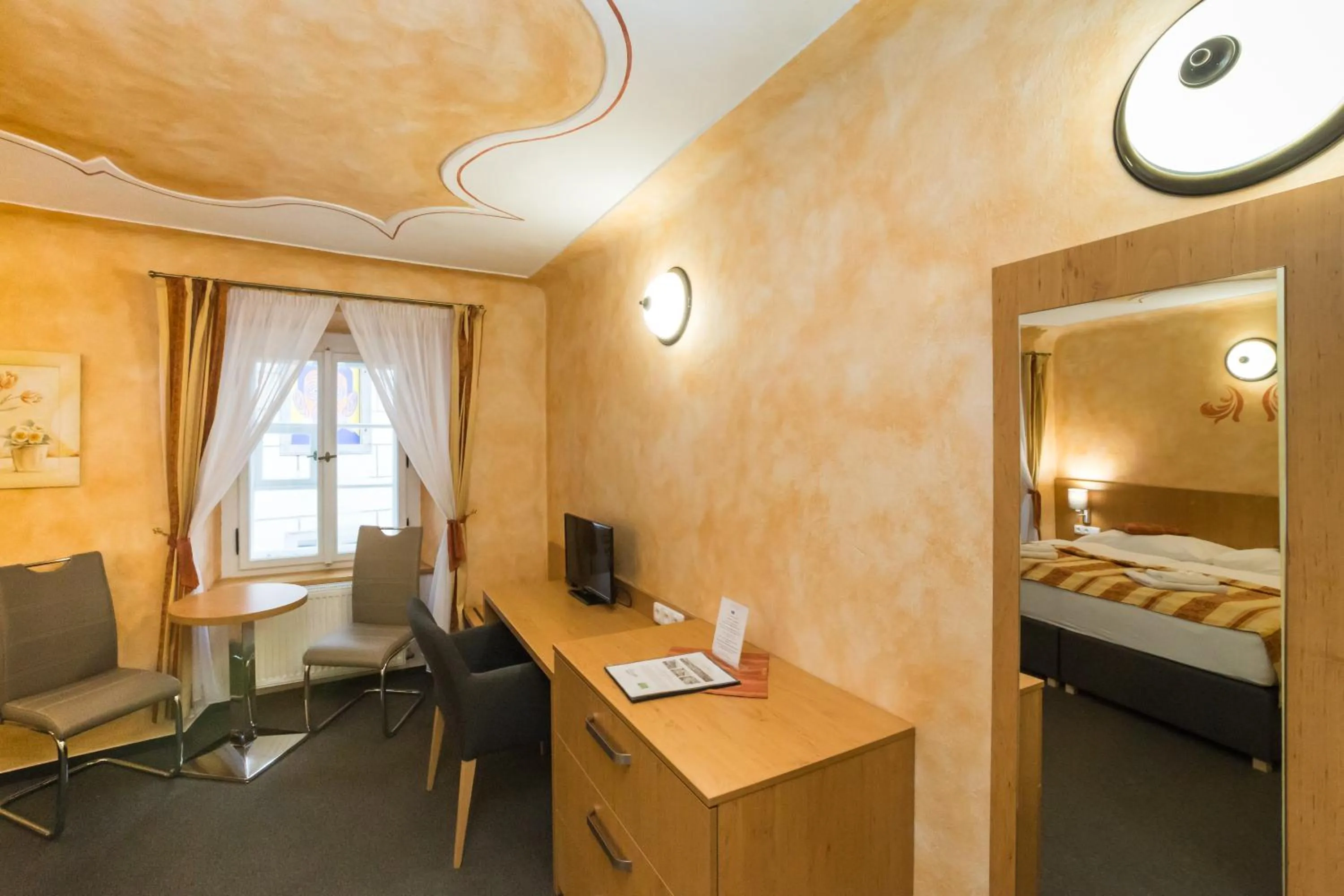 Seating area, Bed in Pension Galko