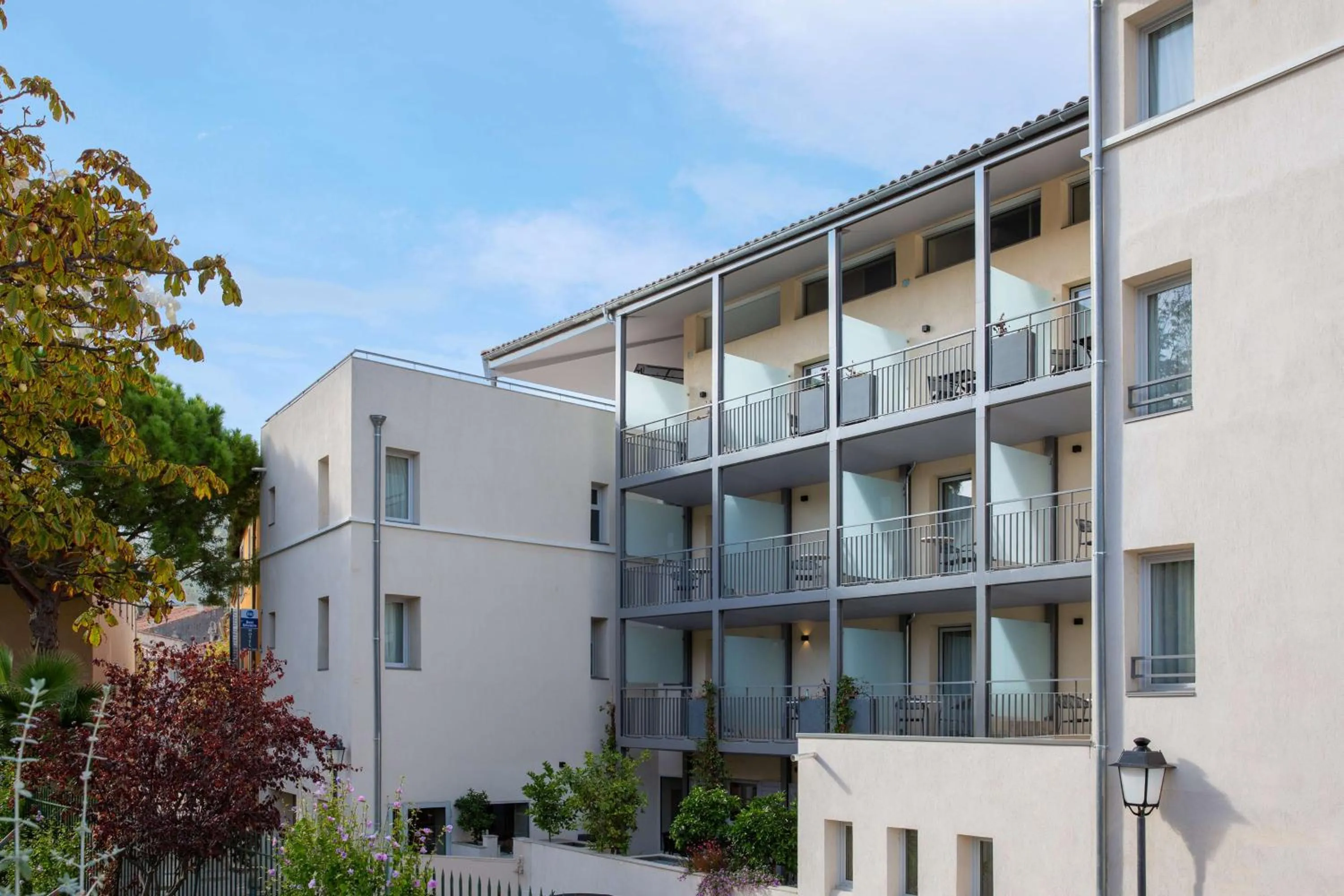 Property building in Best Western Hotel & SPA Coeur De Cassis