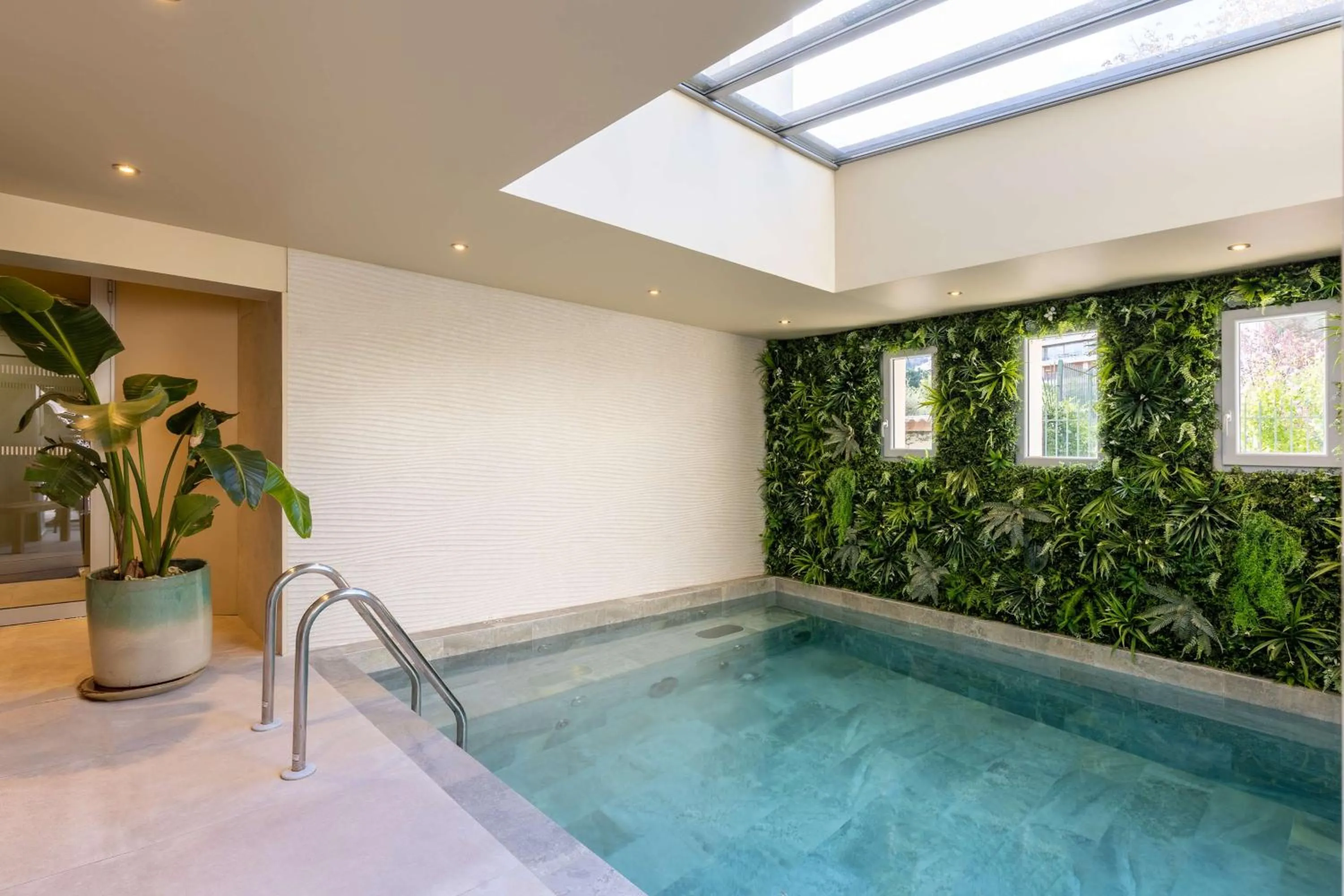 Spa and wellness centre/facilities in Best Western Hotel & SPA Coeur De Cassis