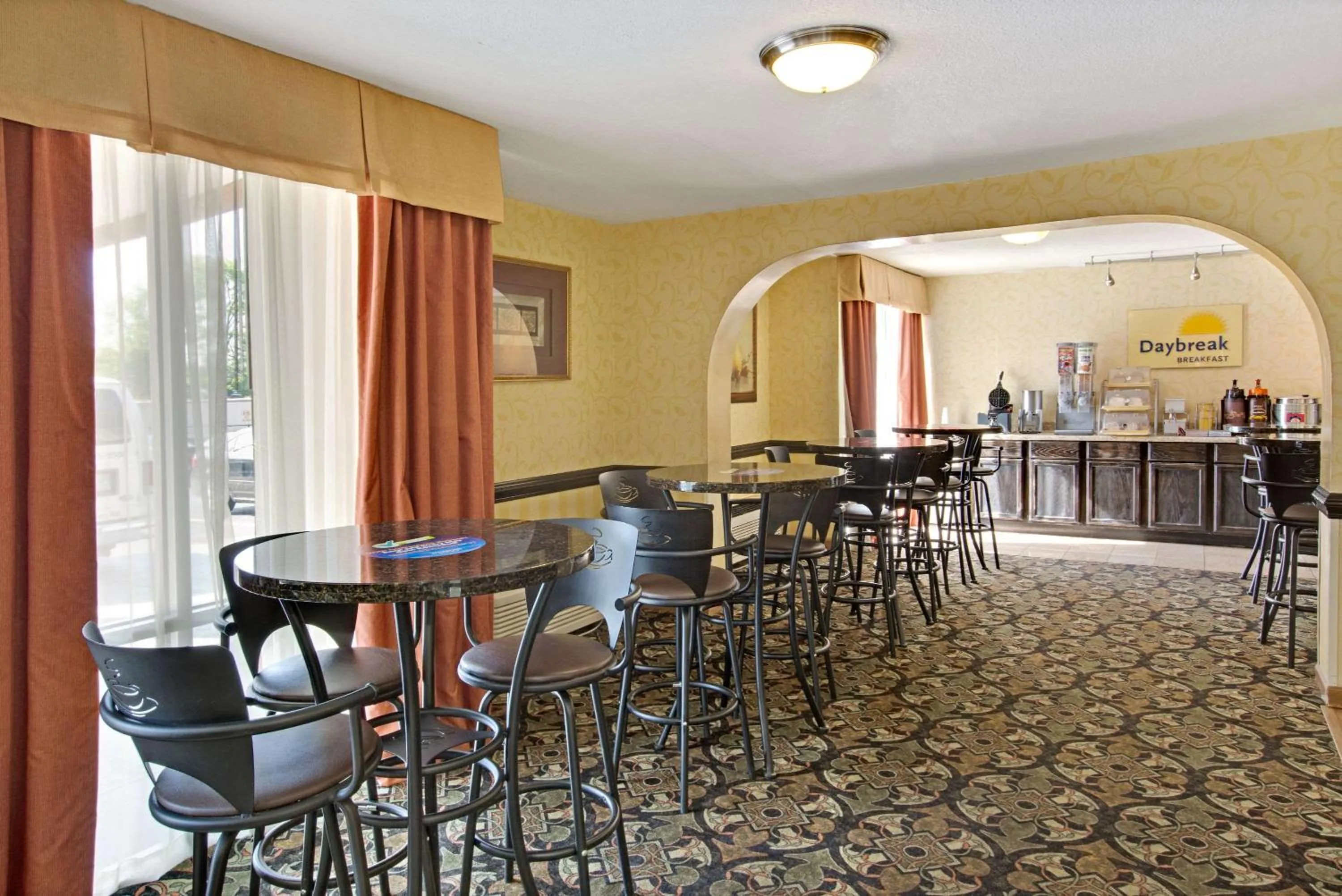 Restaurant/places to eat in Days Inn by Wyndham Charlotte/Woodlawn Near Carowinds