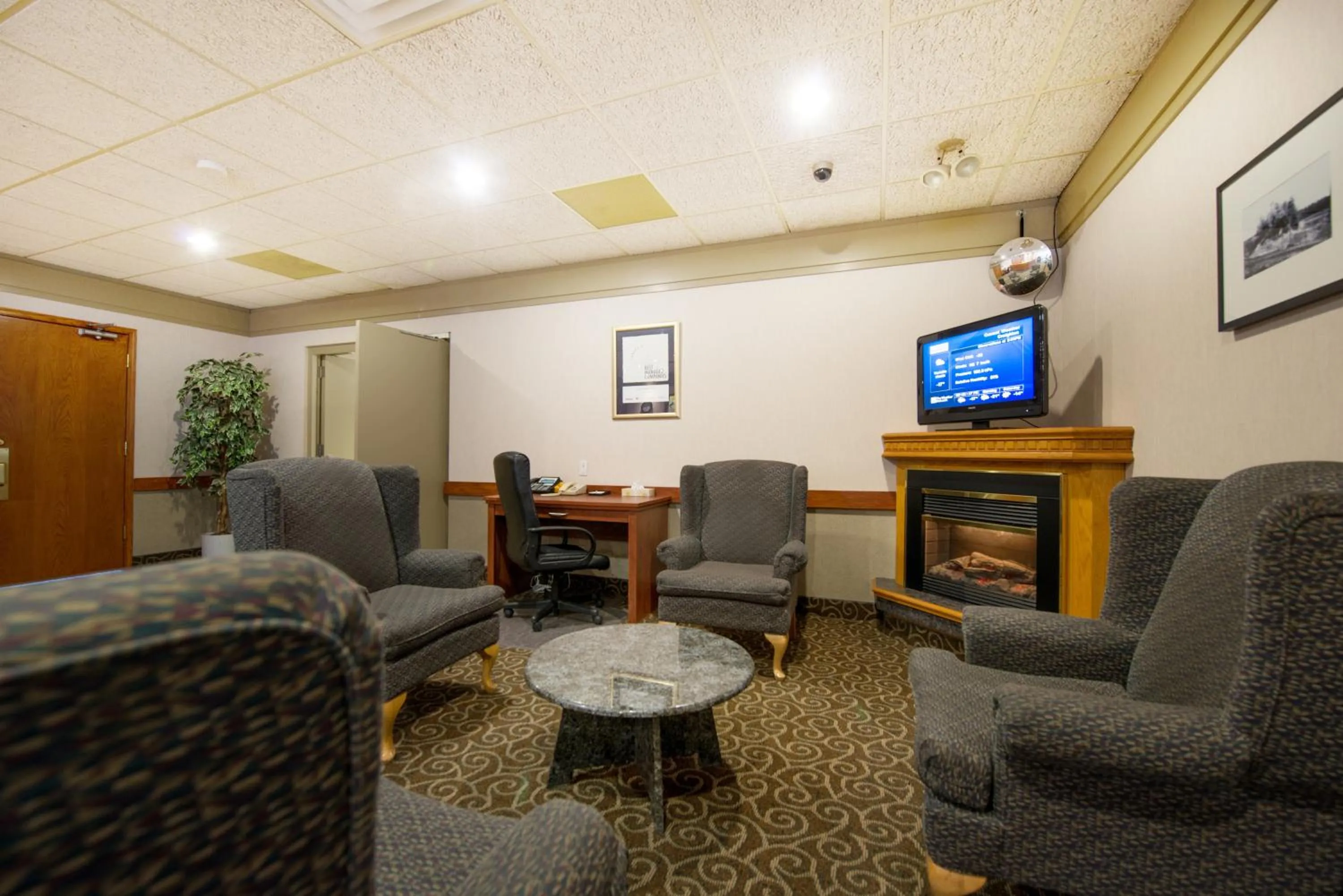 Lobby or reception in Victoria Inn Flin Flon